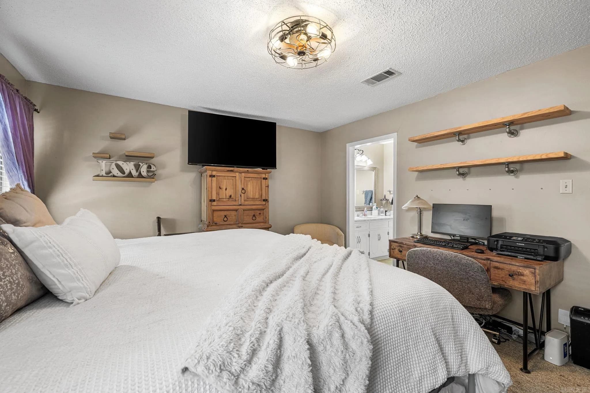 Property at 67  Creekwood - Image 22