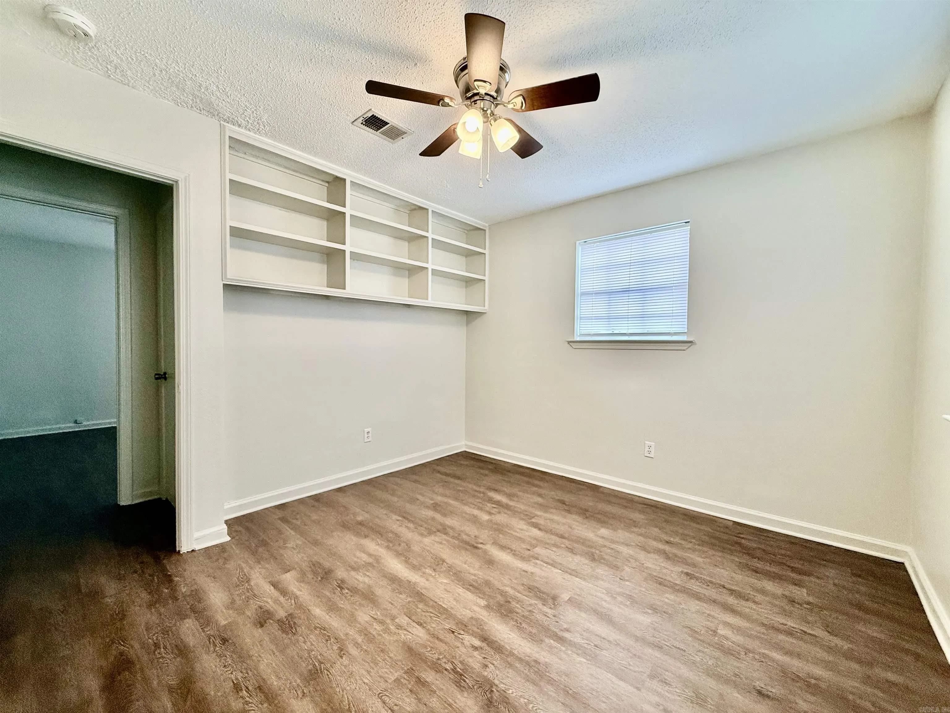 Property at 46  Wright - Image 11