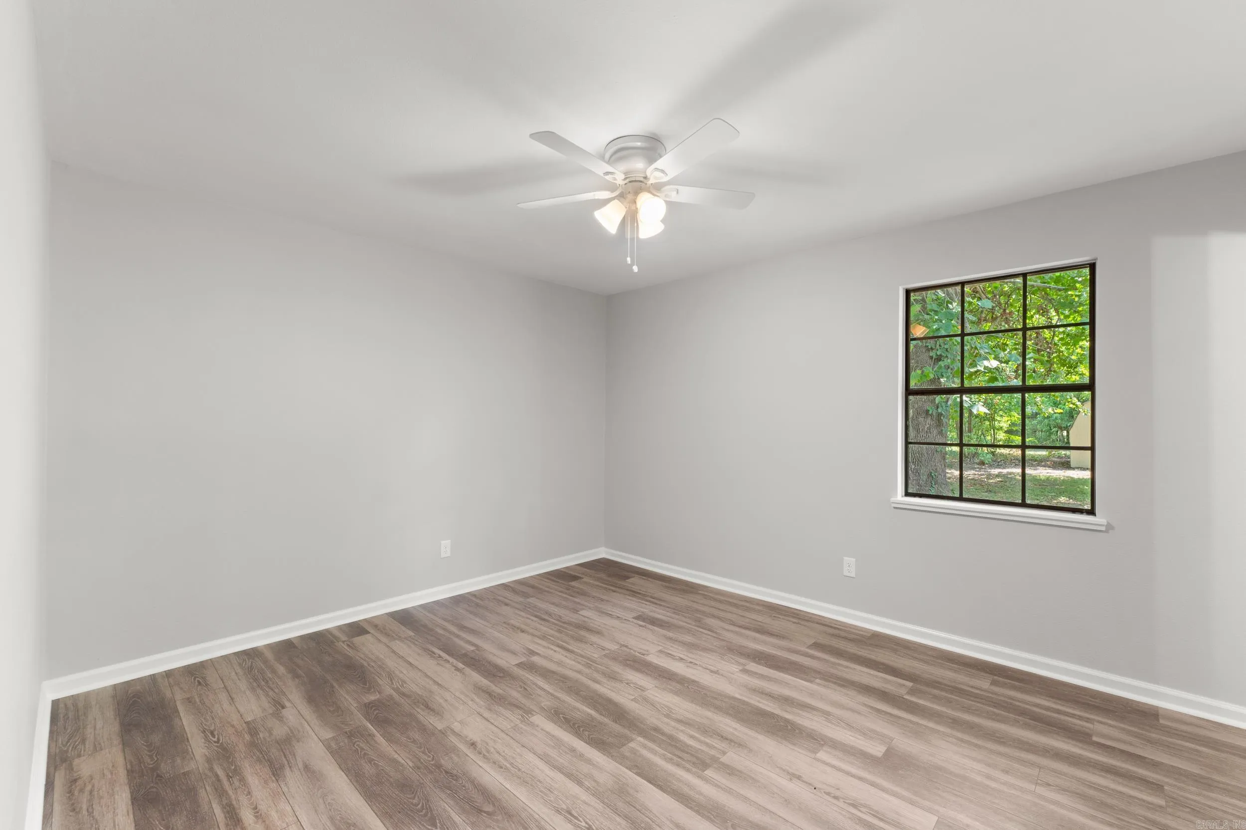 Property at 15  Roberts - Image 17