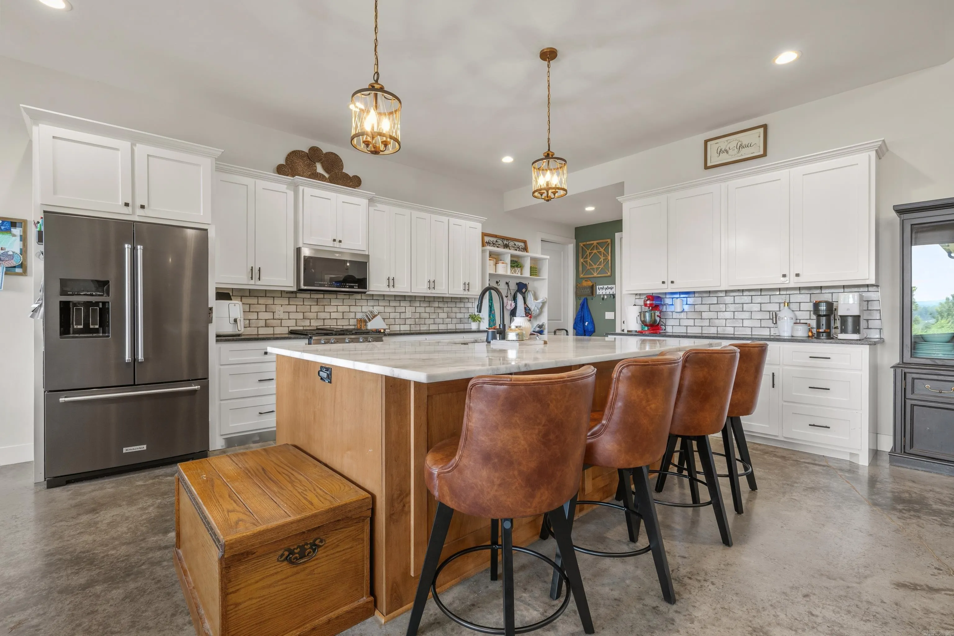 Property at 100 W Hawkview - Image 26