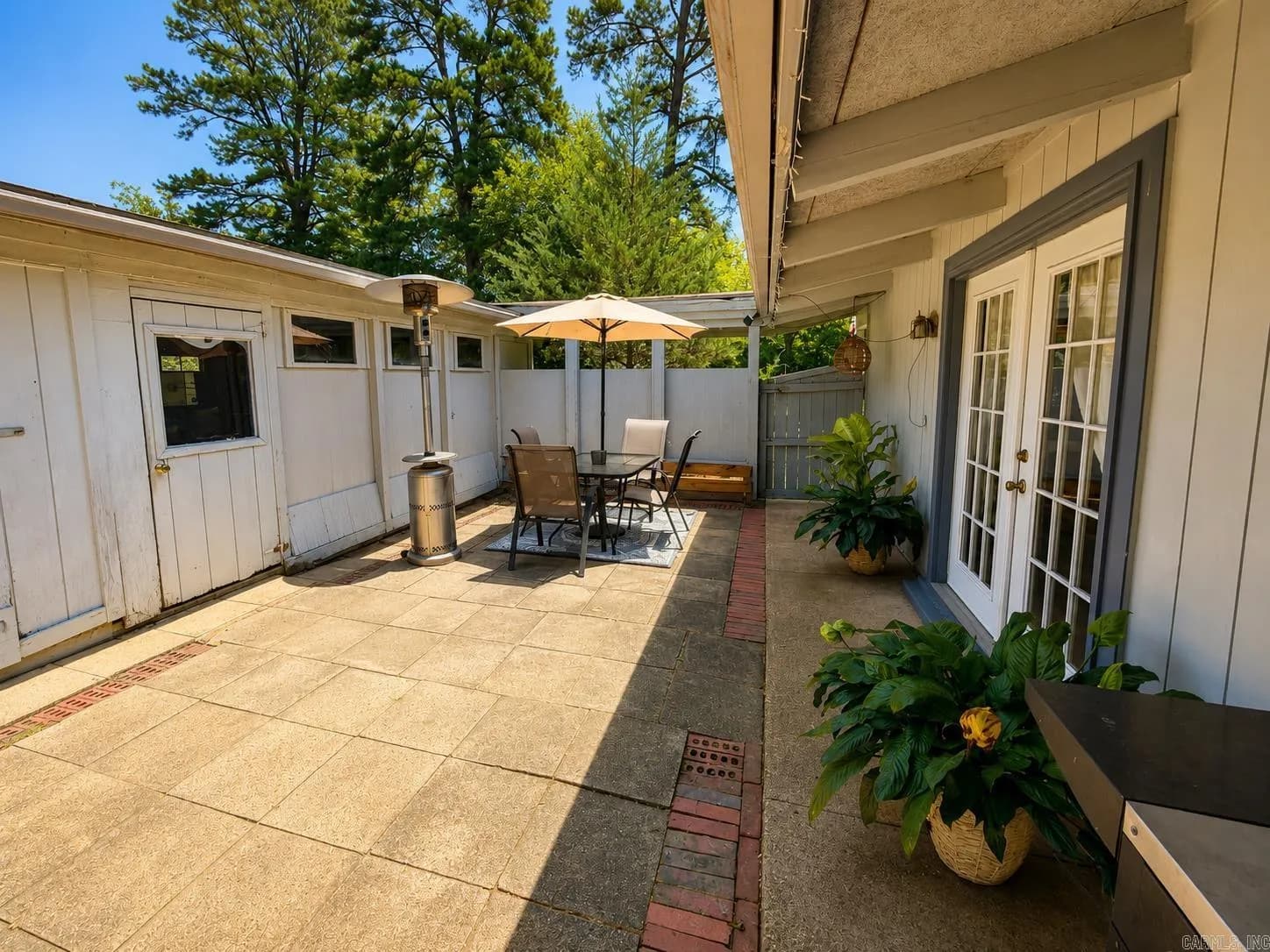 Property at 1900  O'connell - Image 2