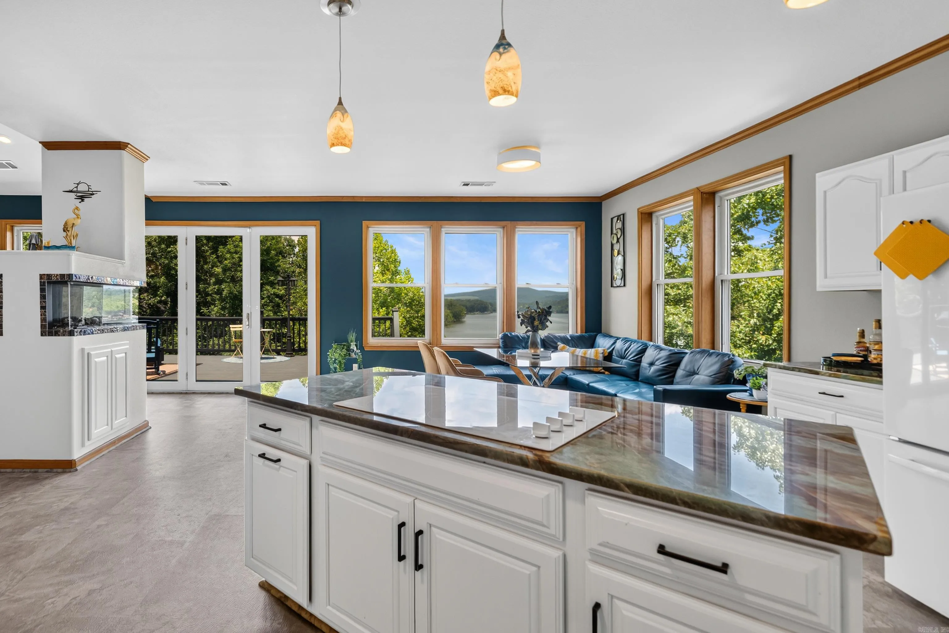Property at 139  Waterfront - Image 8