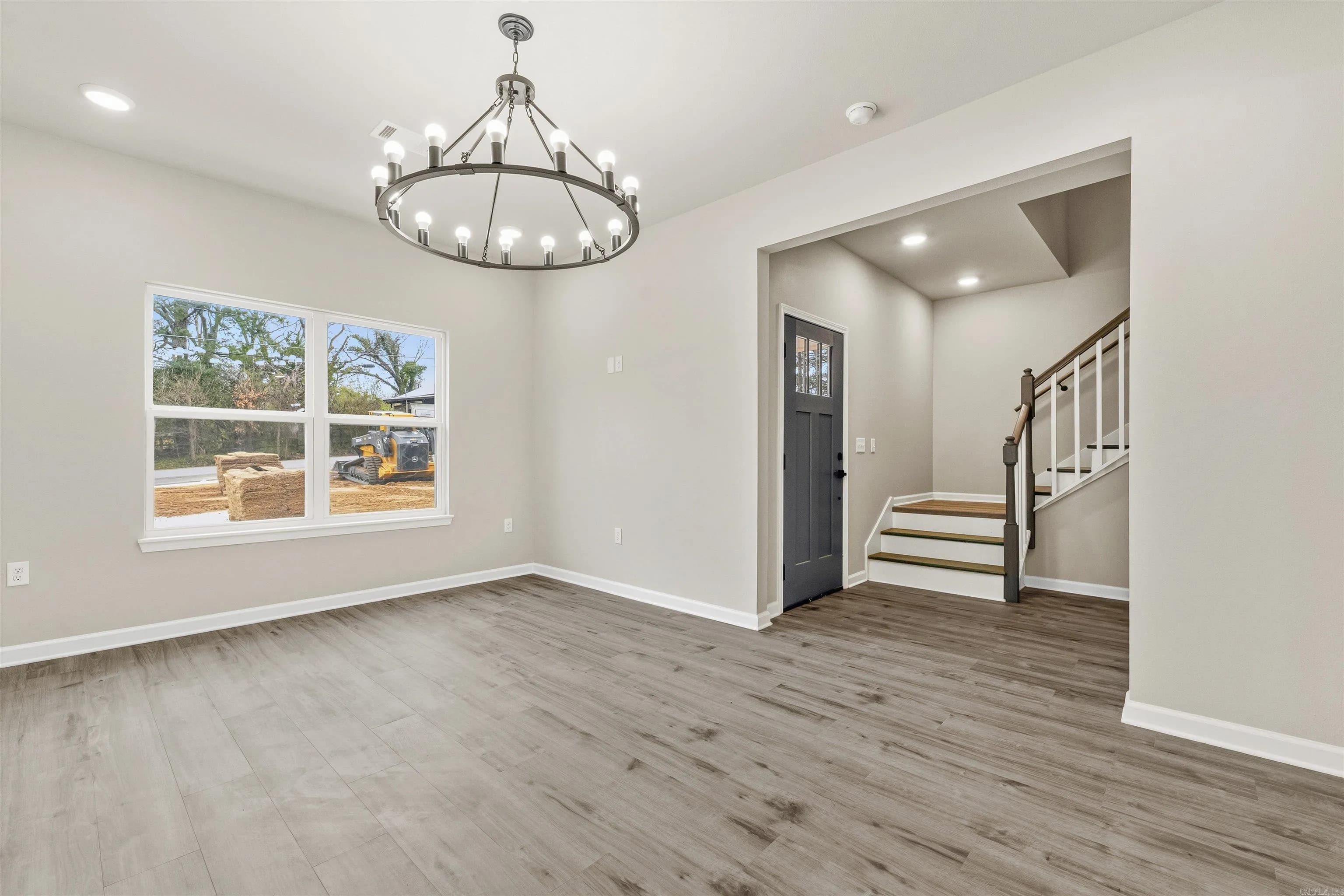 Property at 617 W Kiehl ave  617 W Kiehl - Image 6