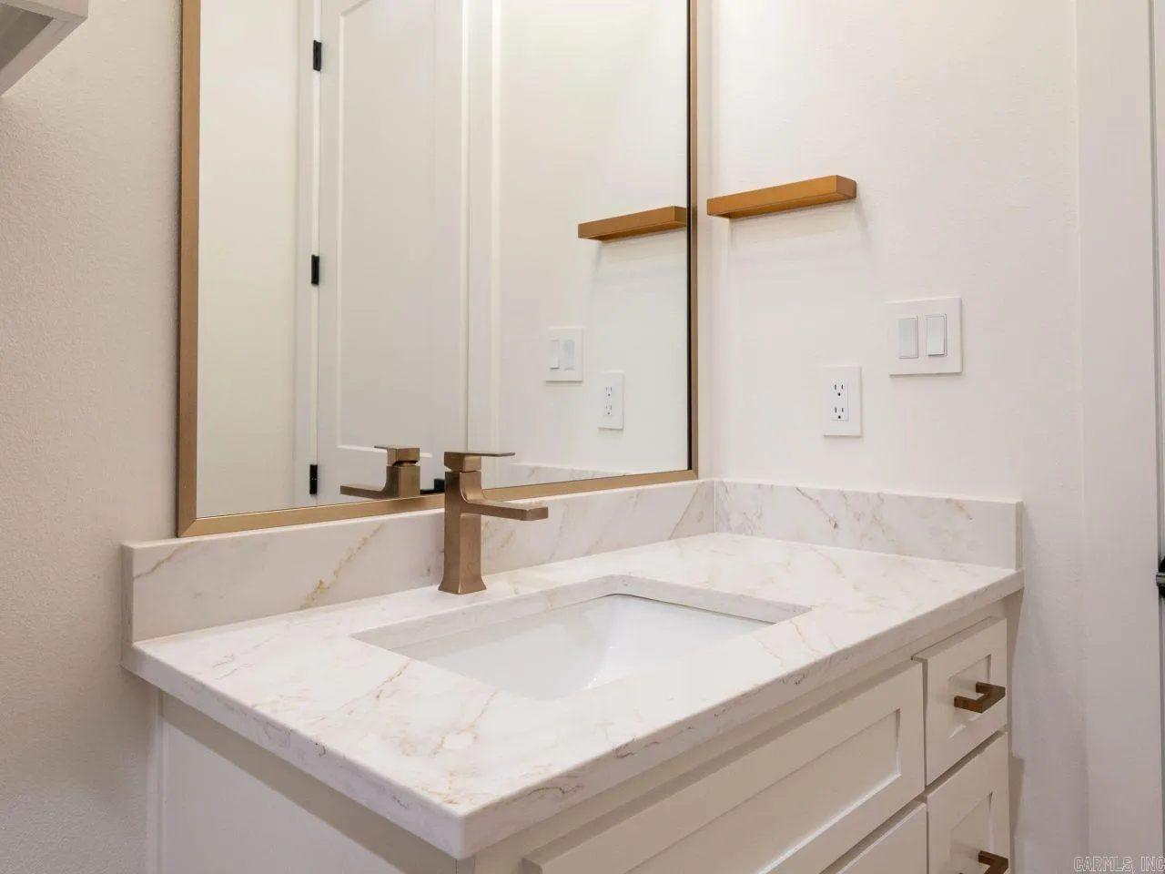 Property at 145  Kinley loop - Image 15