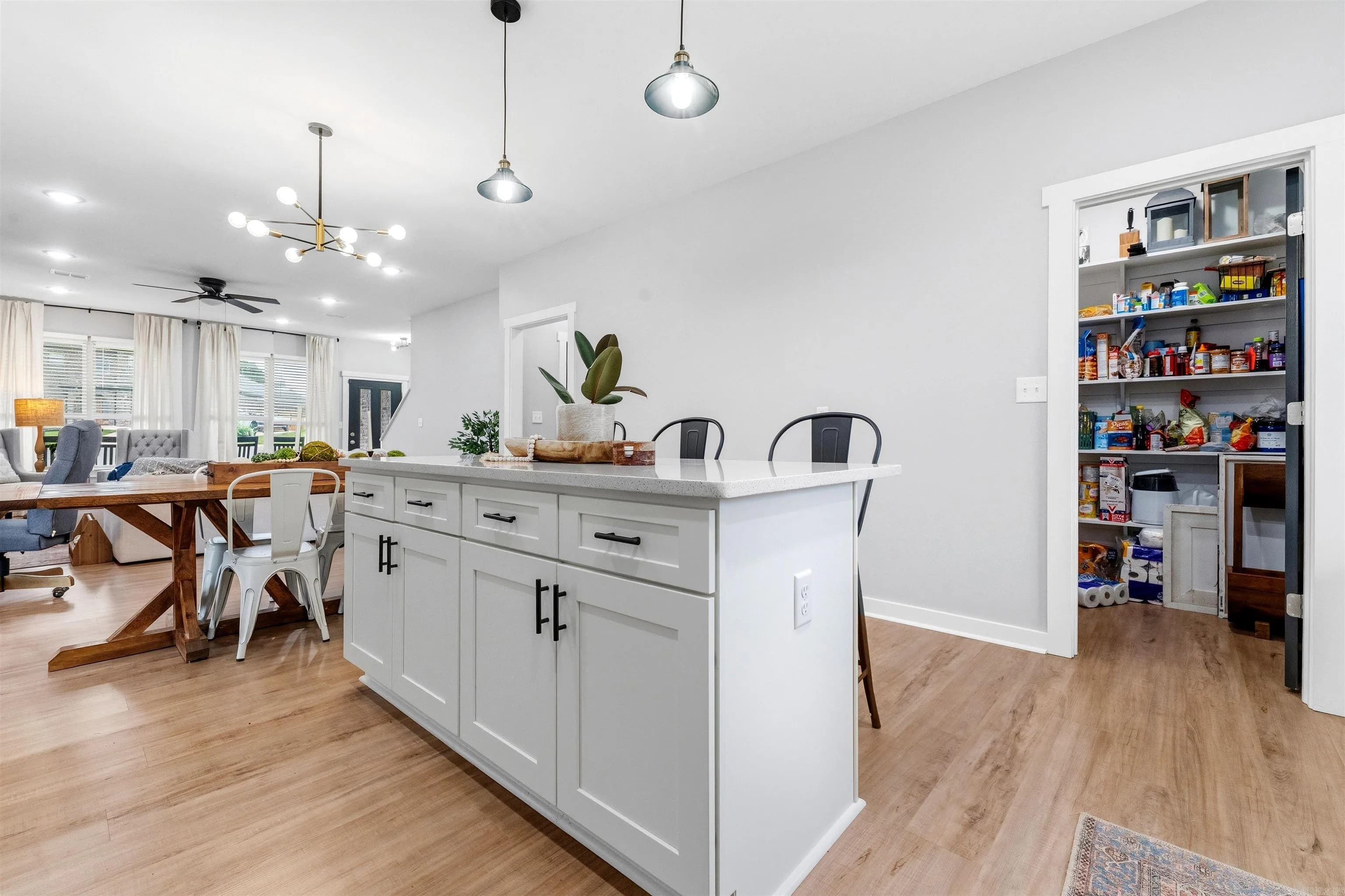 Property at 5613  Victoria - Image 15