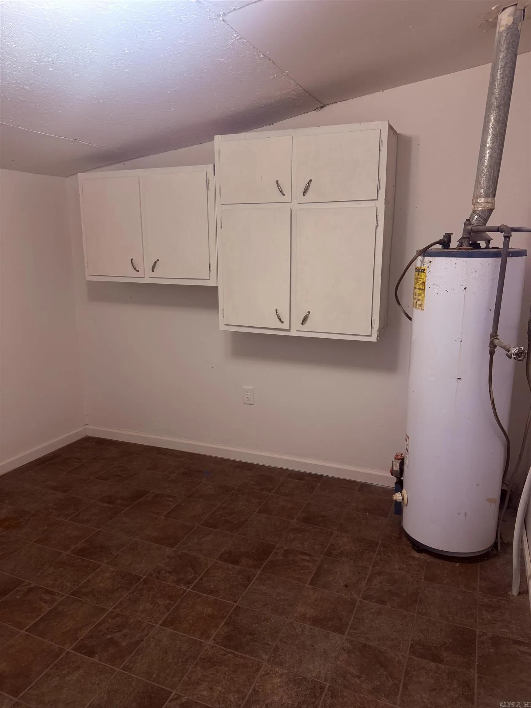 Property at 411 S Greenville - Image 8