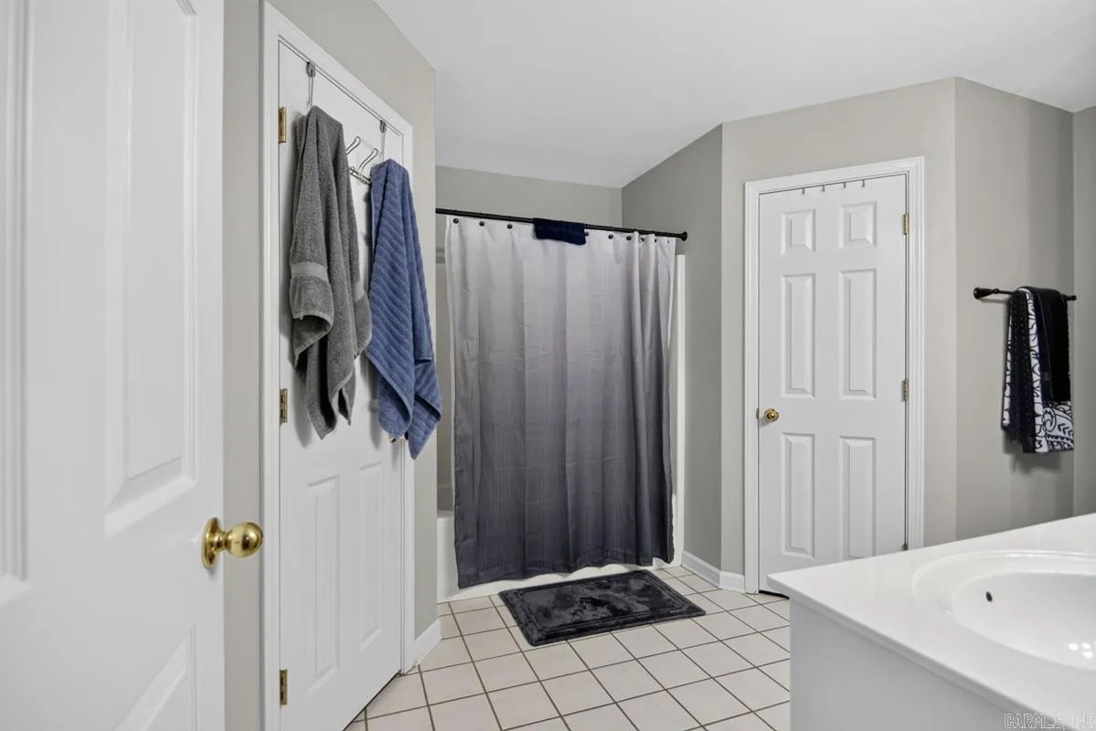 Property at 140  Plumdale dr - Image 11