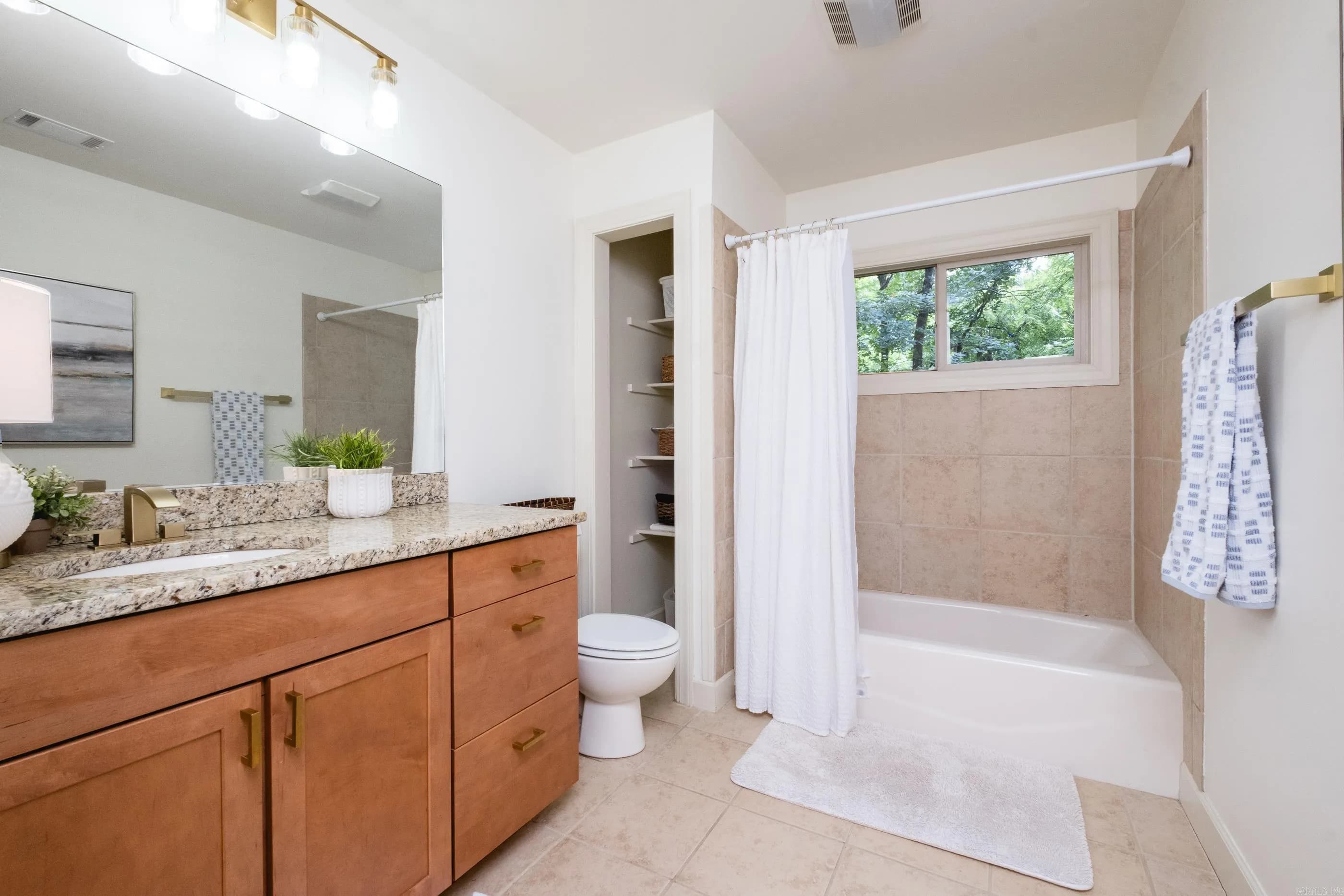 Property at 7  Warblers cv - Image 40