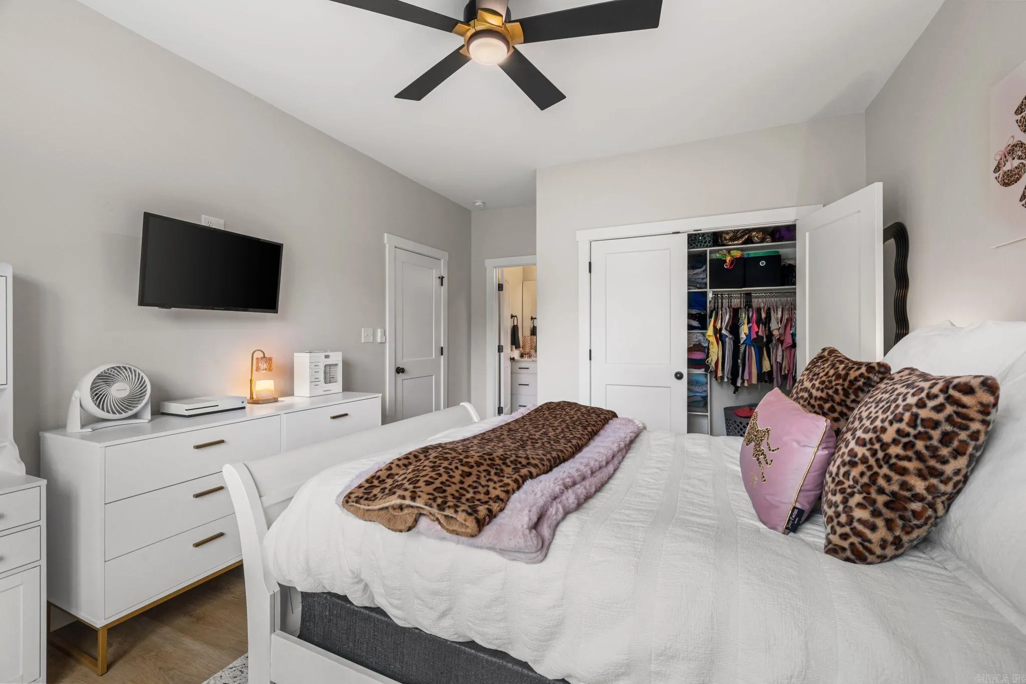 Property at 1583  Waterford - Image 33