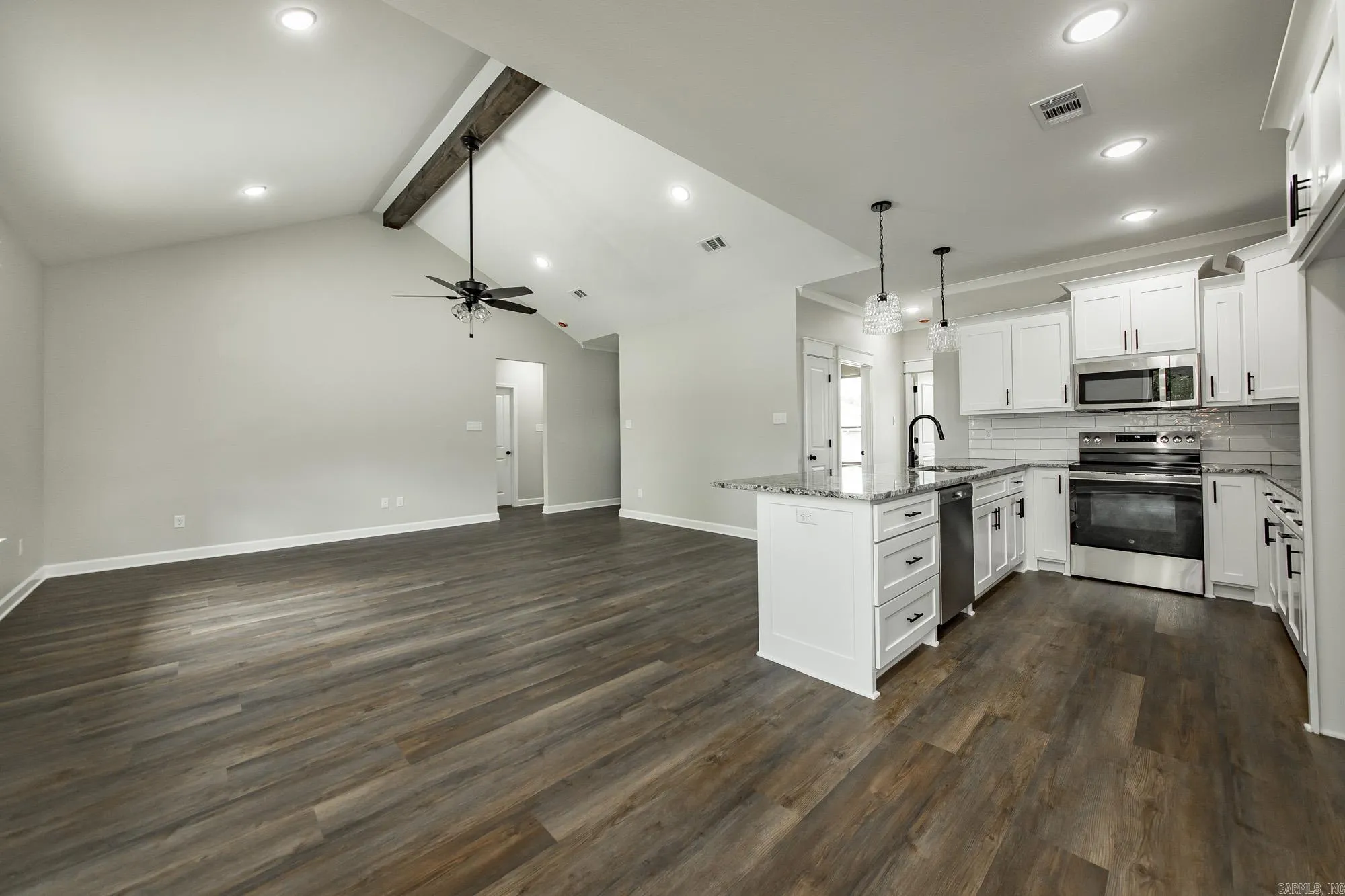 Property at 942  Villa vista - Image 4