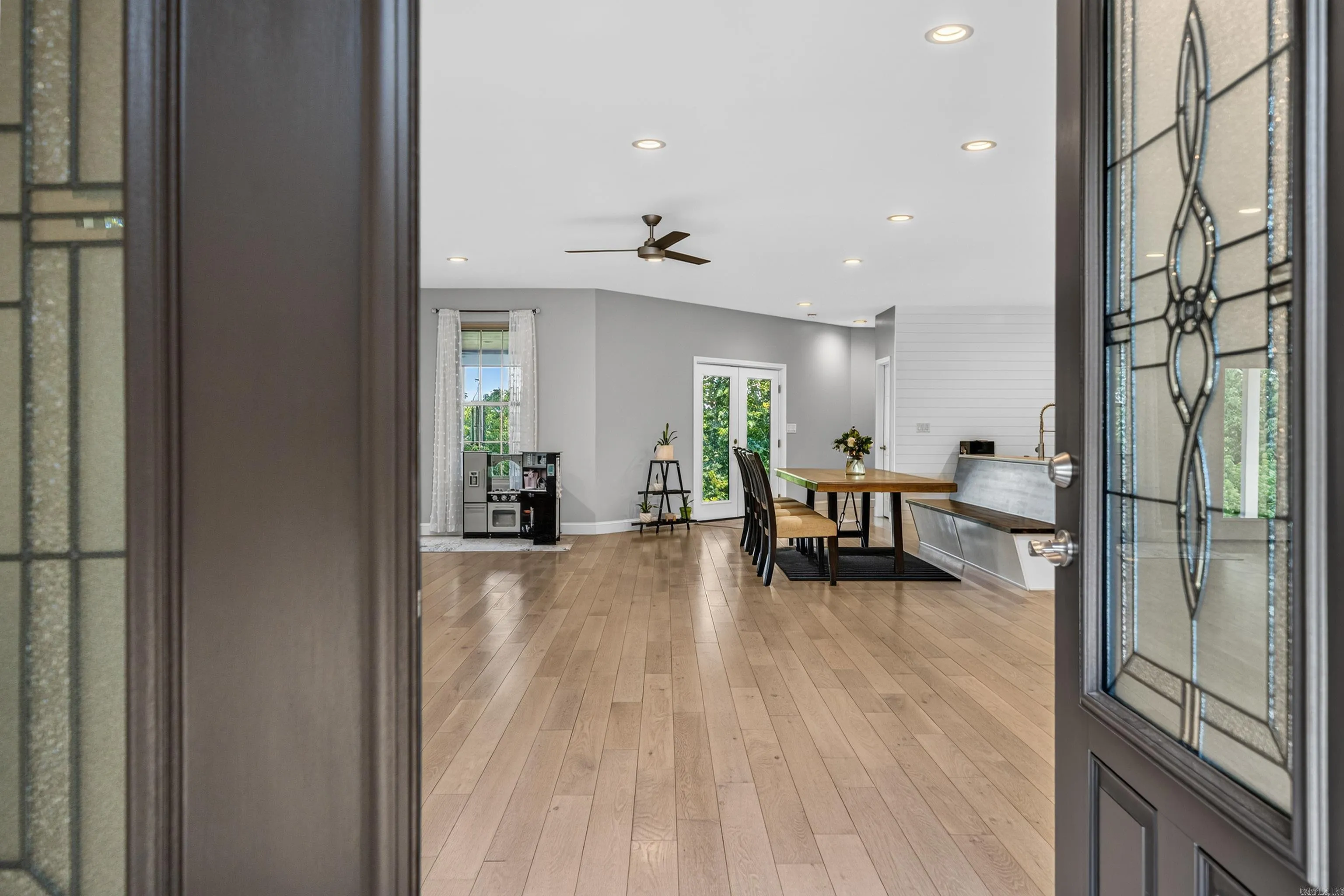 Property at 324  Coachlight - Image 4