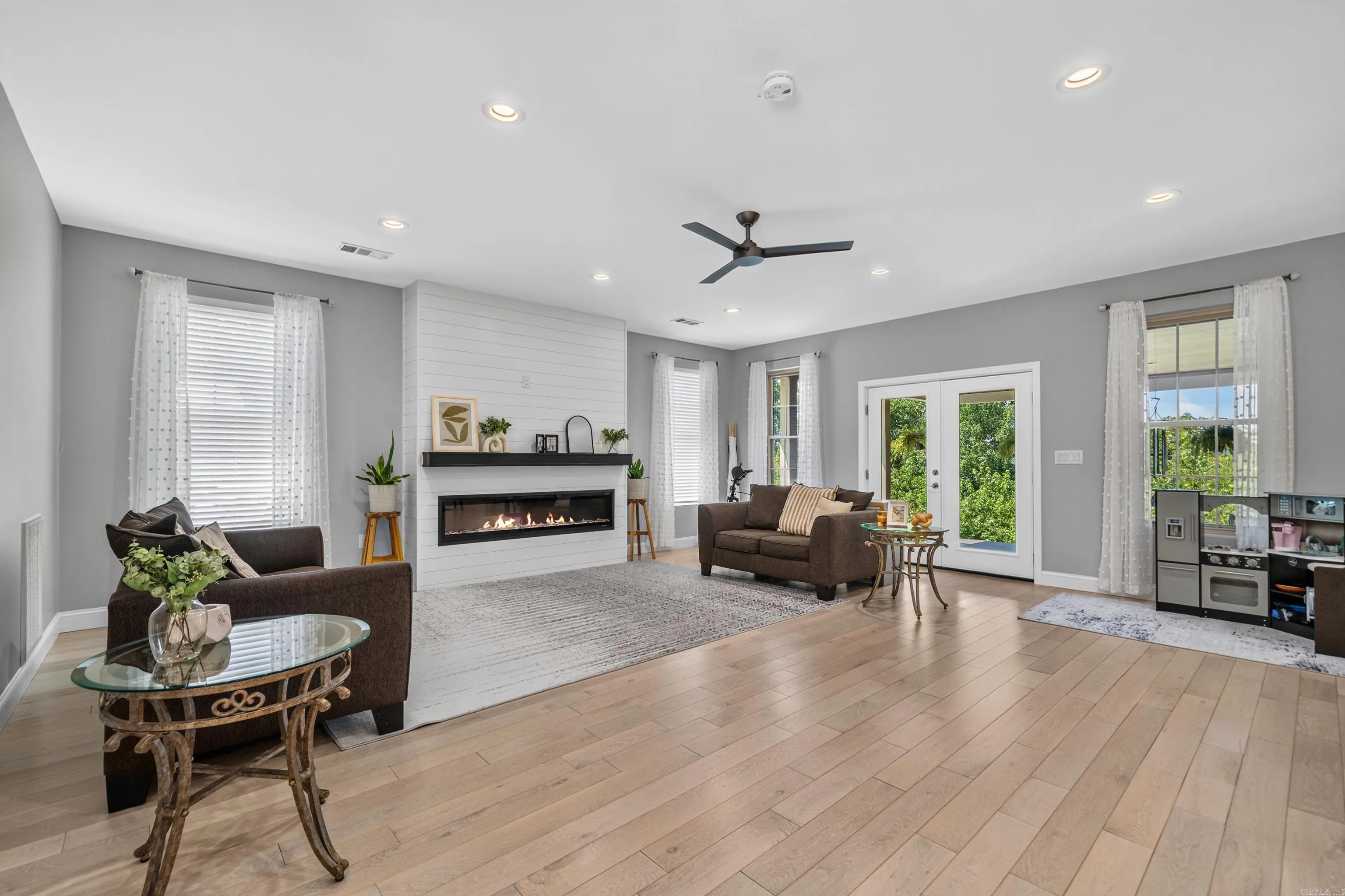 Property at 324  Coachlight - Image 5