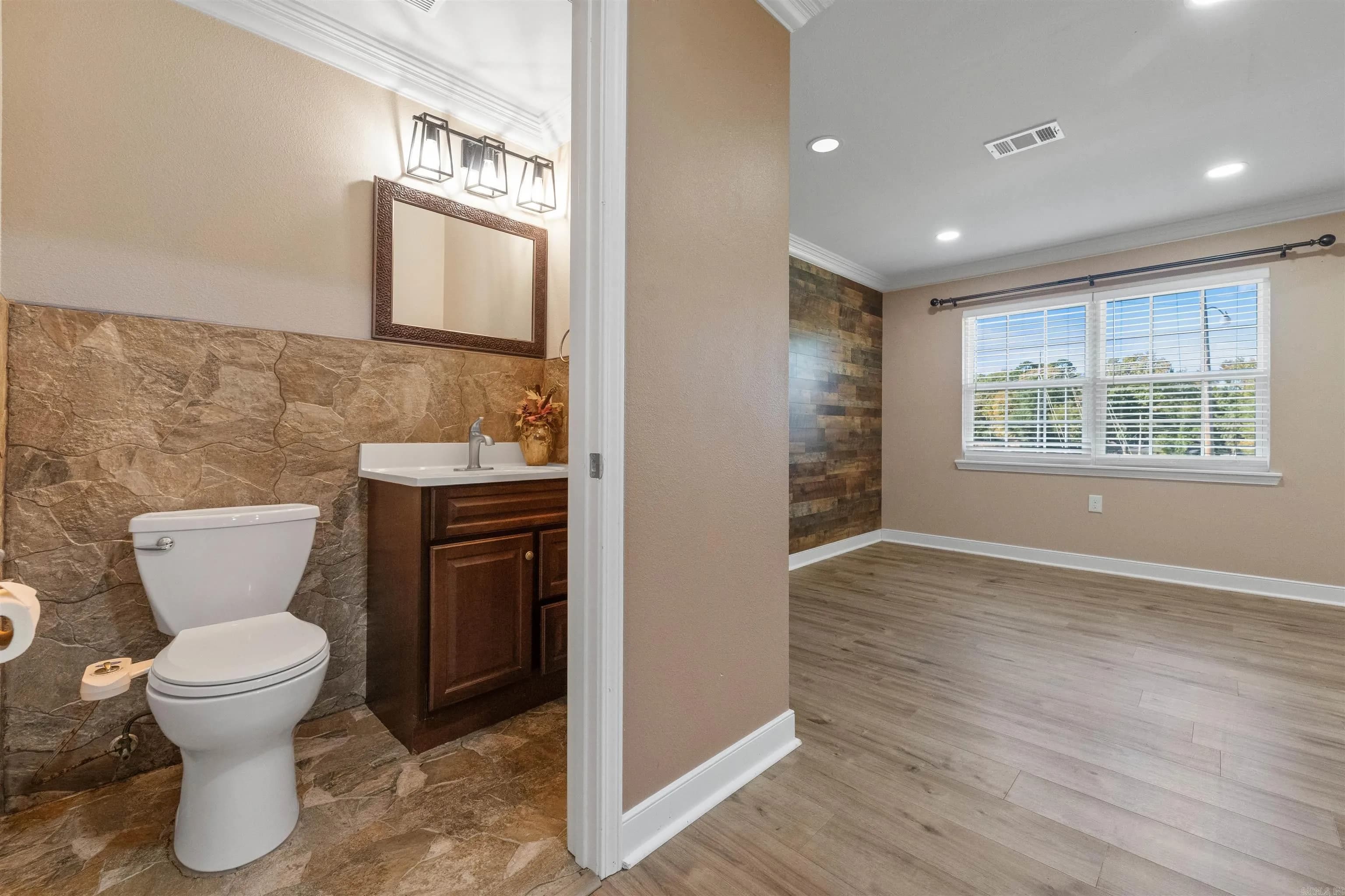 Property at 14  Wellford - Image 25