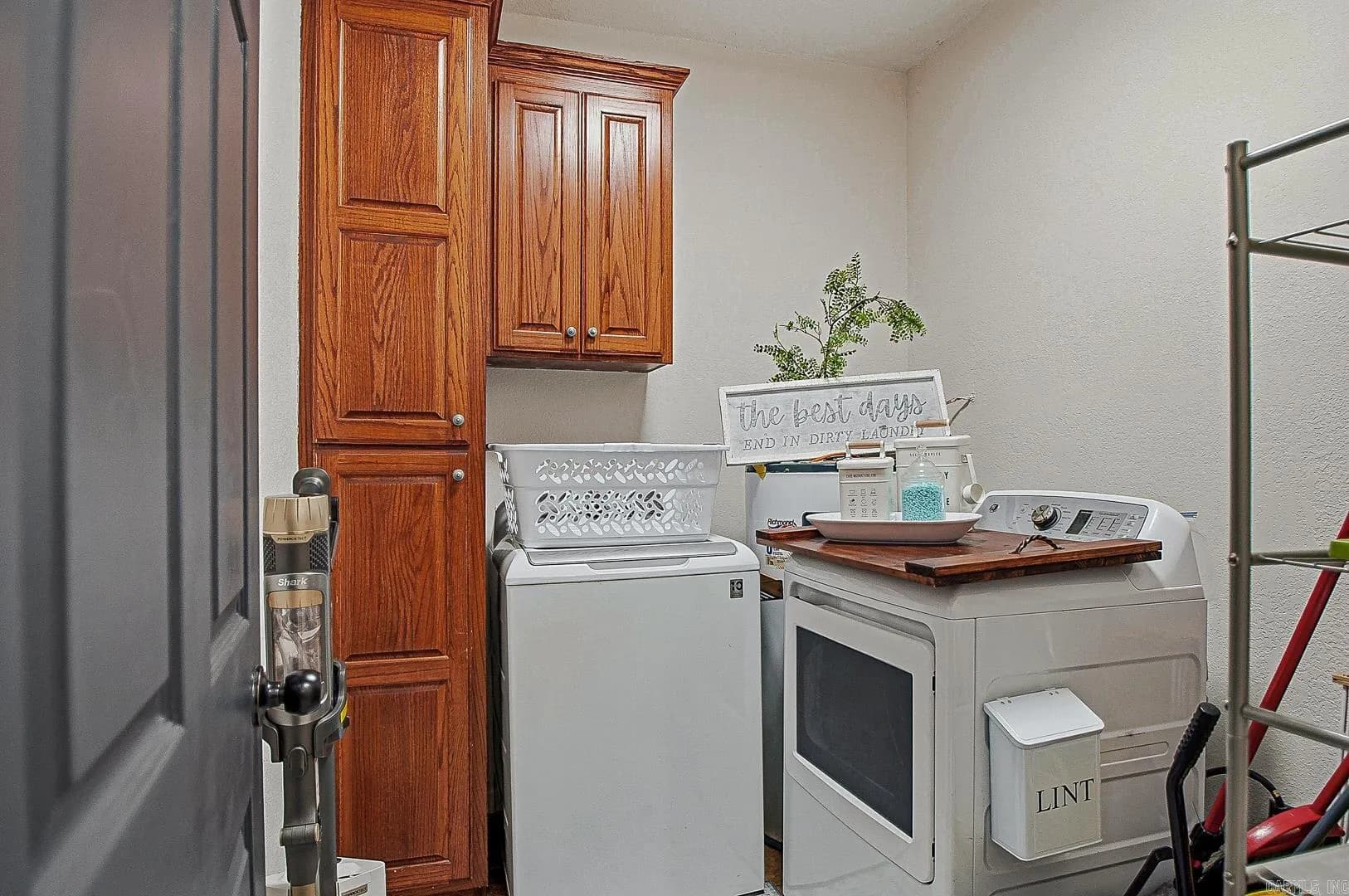 Property at 2135  Misenheimer - Image 16