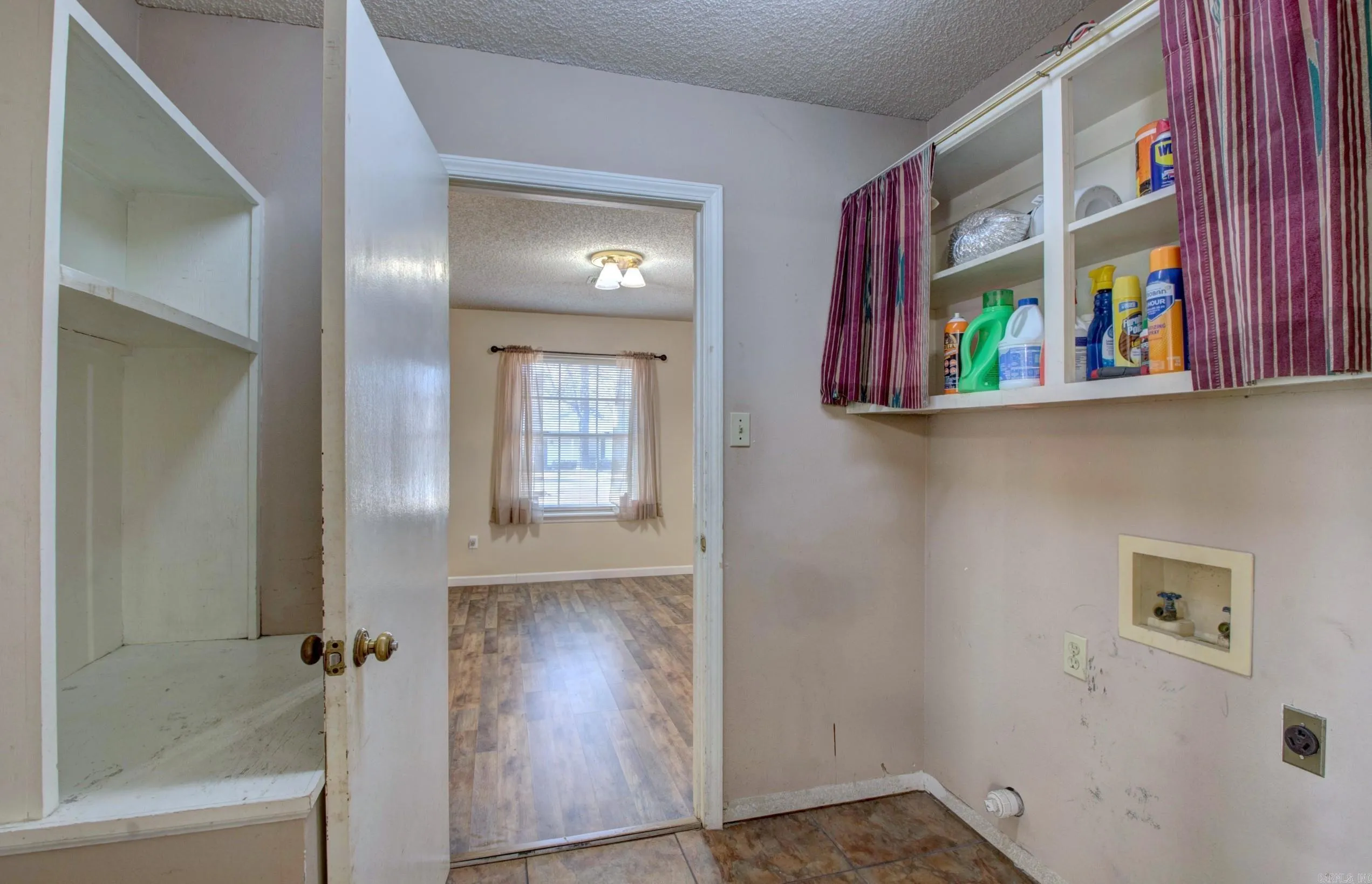 Property at 6009 S Cedar - Image 23