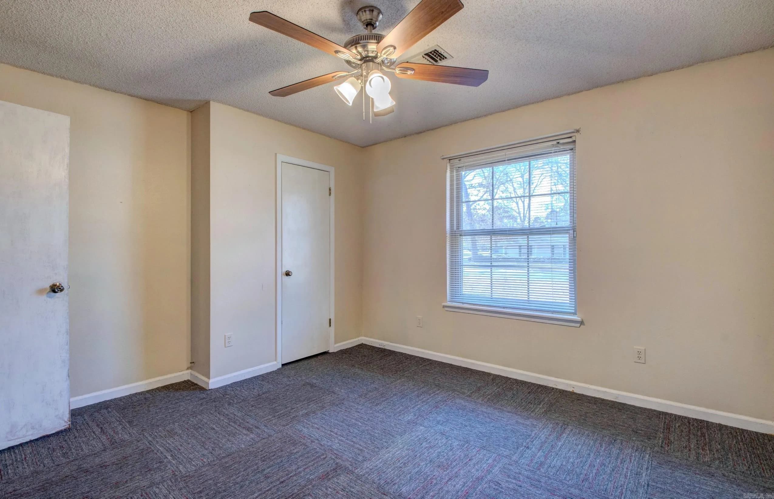 Property at 6009 S Cedar - Image 32