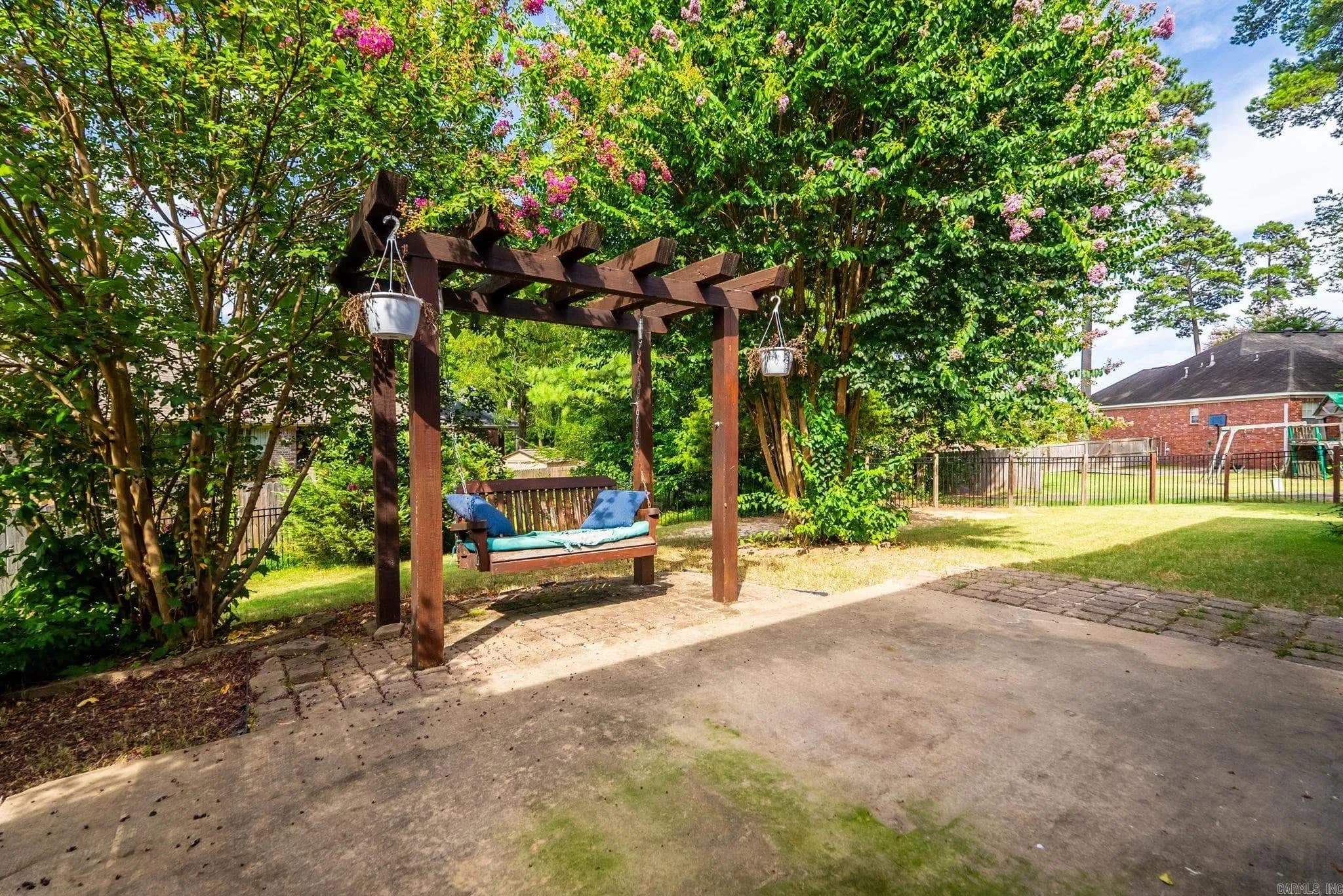 Property at 15  Iris - Image 12