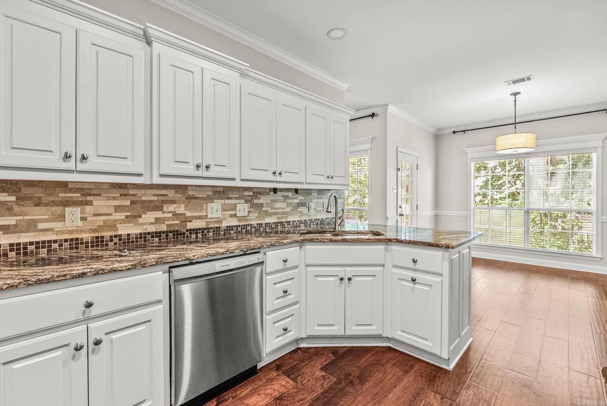 Property at 15  Iris - Image 26