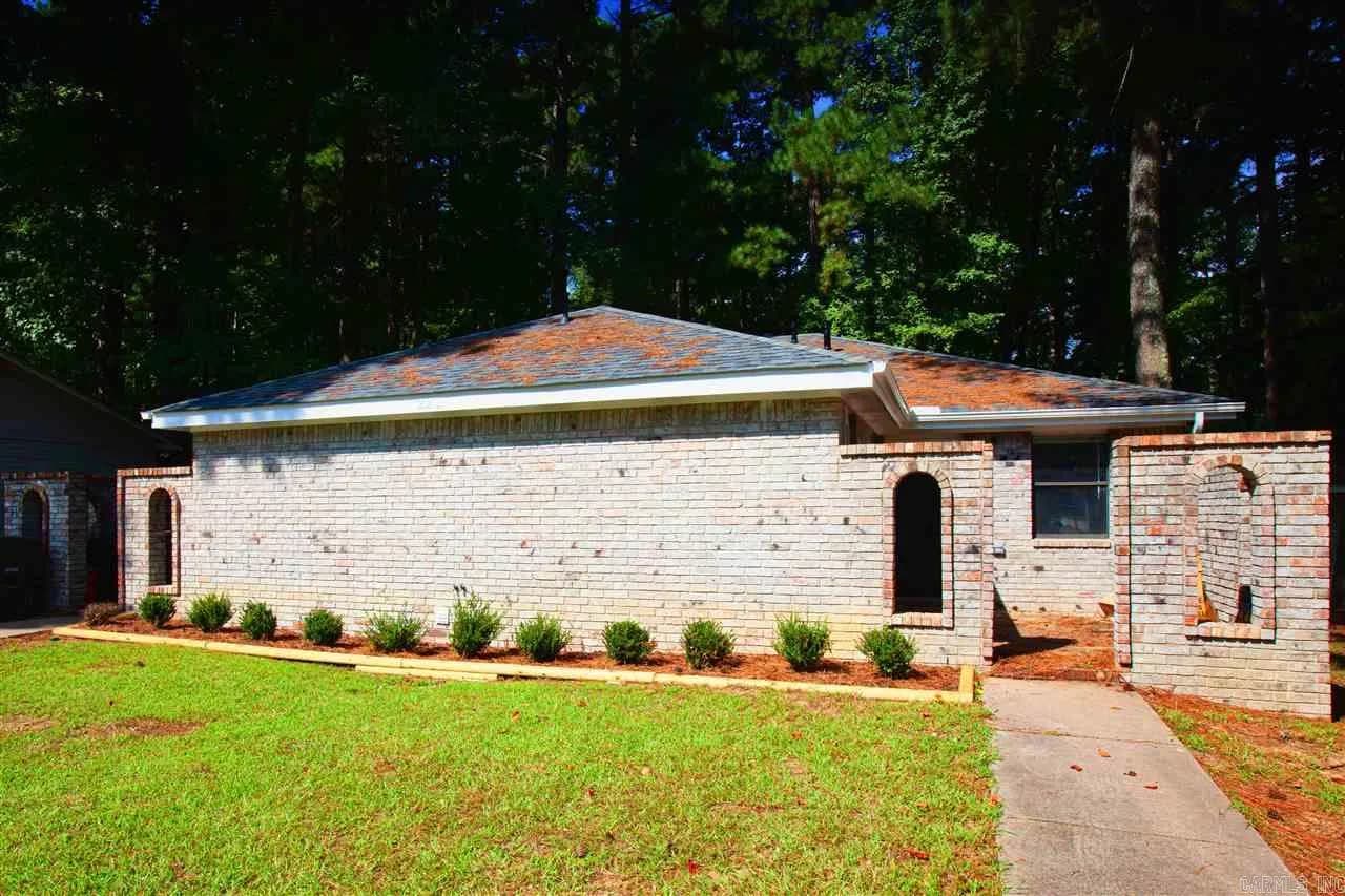 Property at 220  Bellevue, A - Image 1