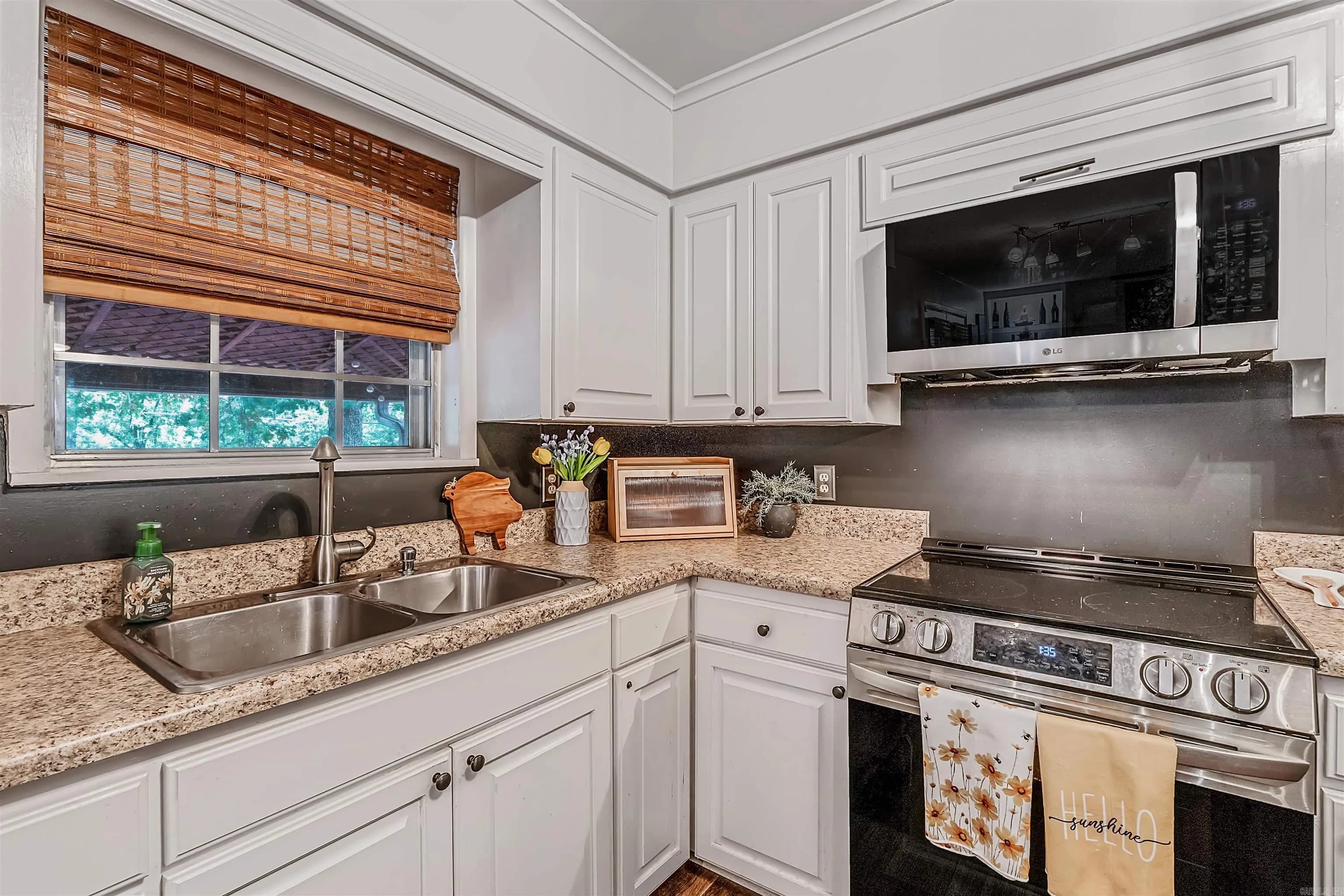 Property at 4808 N Locust - Image 10