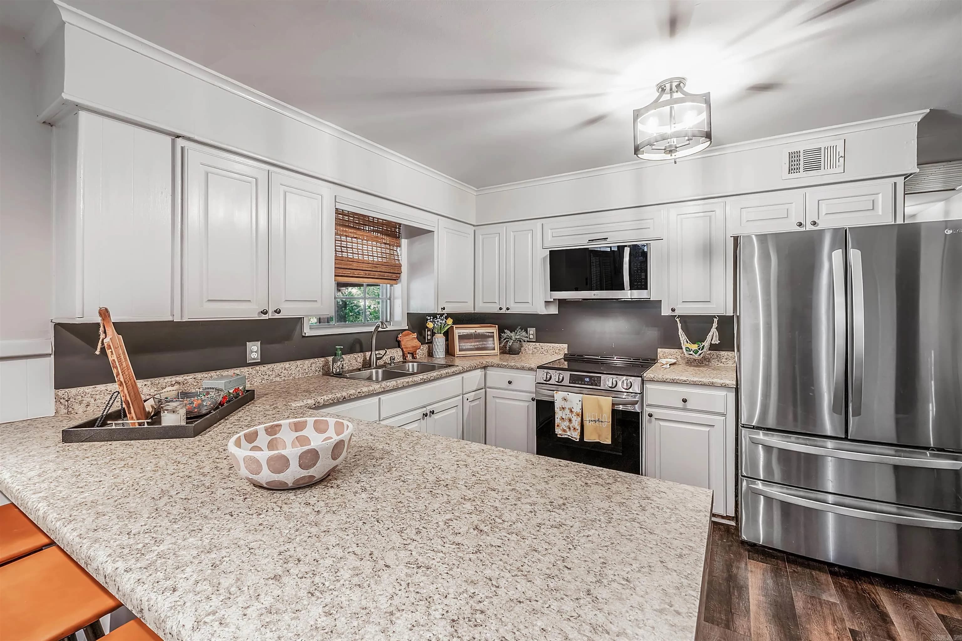 Property at 4808 N Locust - Image 9