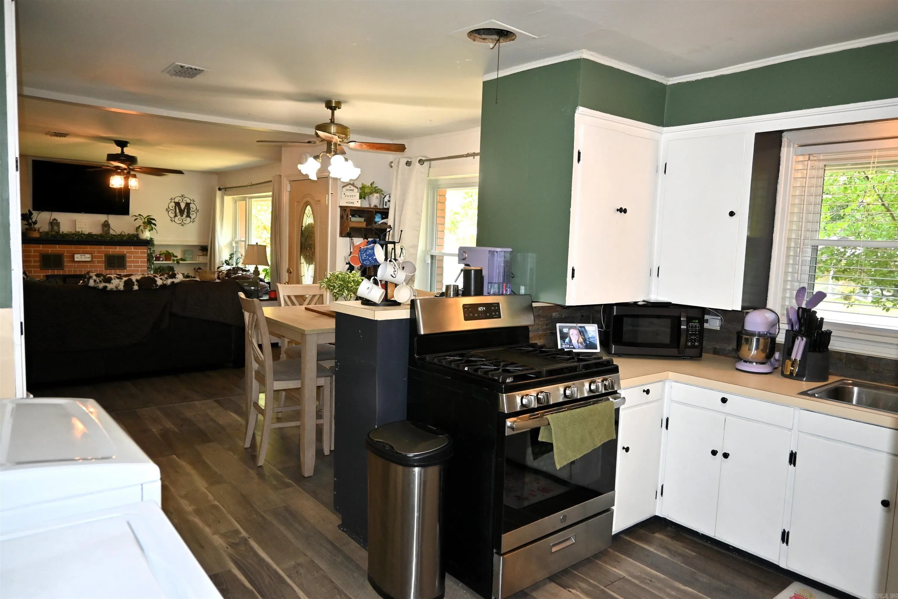 Property at 205 W 8th street - Image 8