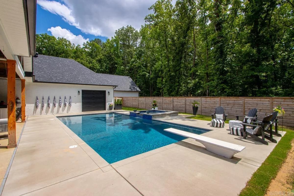Property at 810  Caddo - Image 47