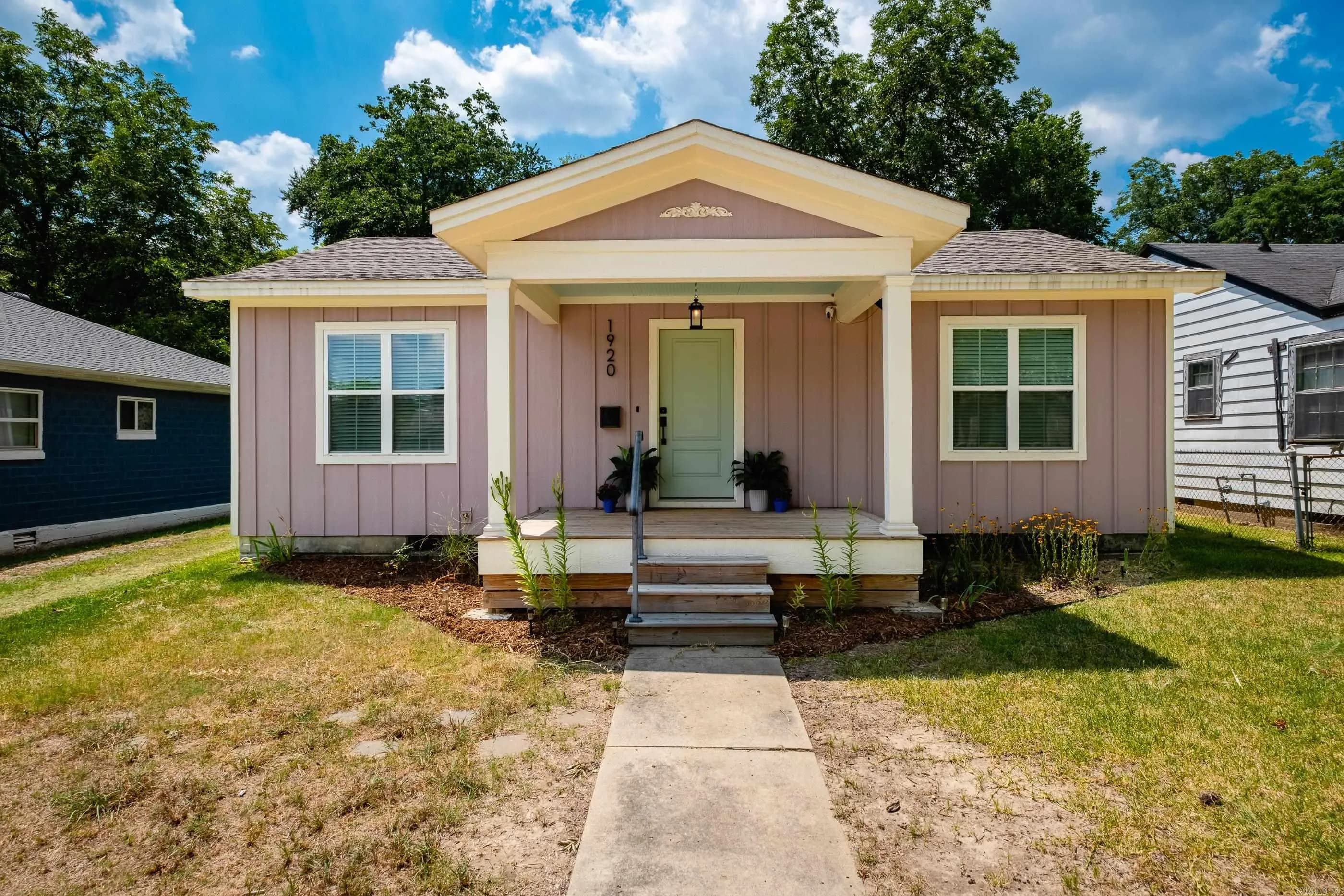 Property at 1920  Bragg - Image 1