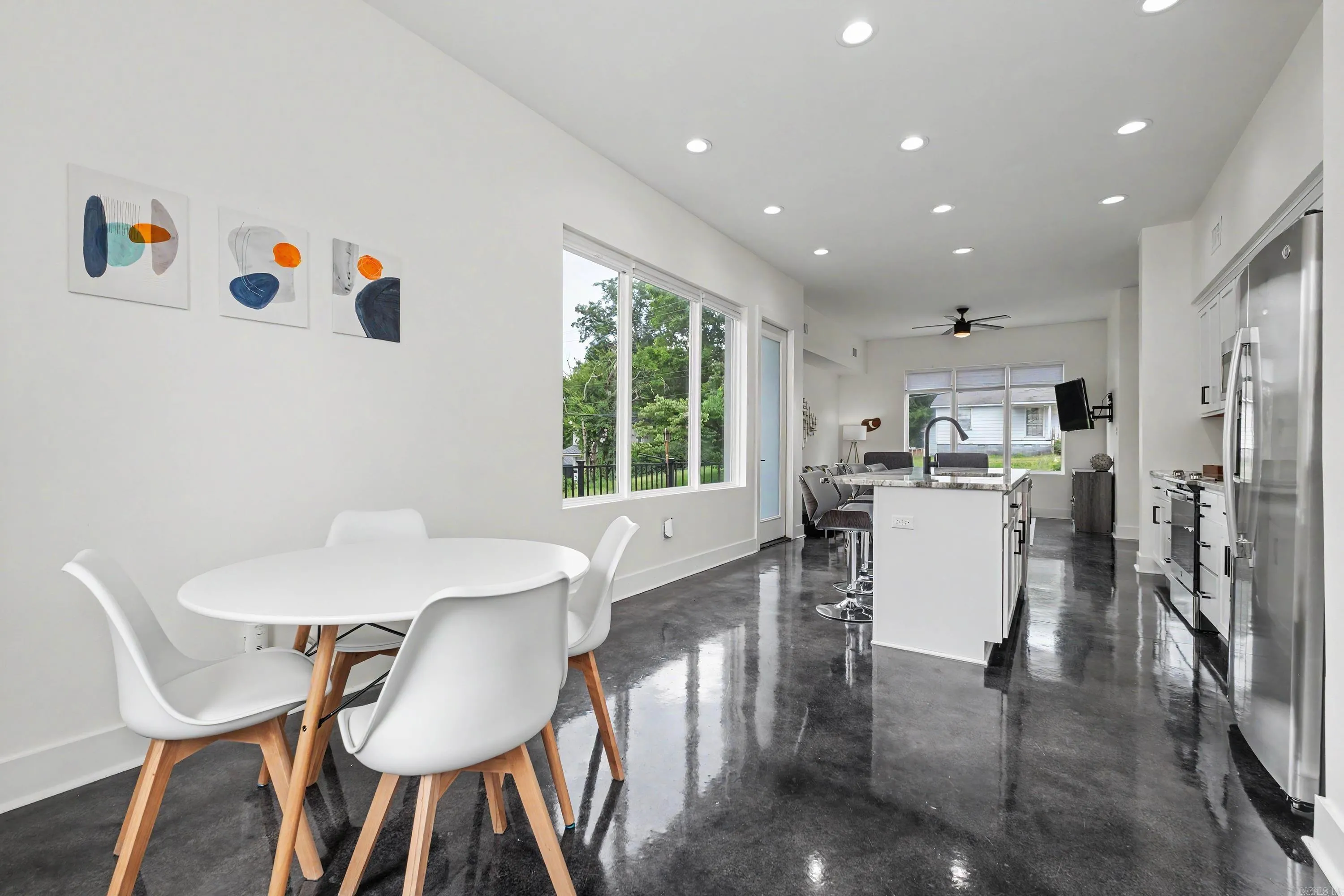 Property at 920 S Park - Image 2