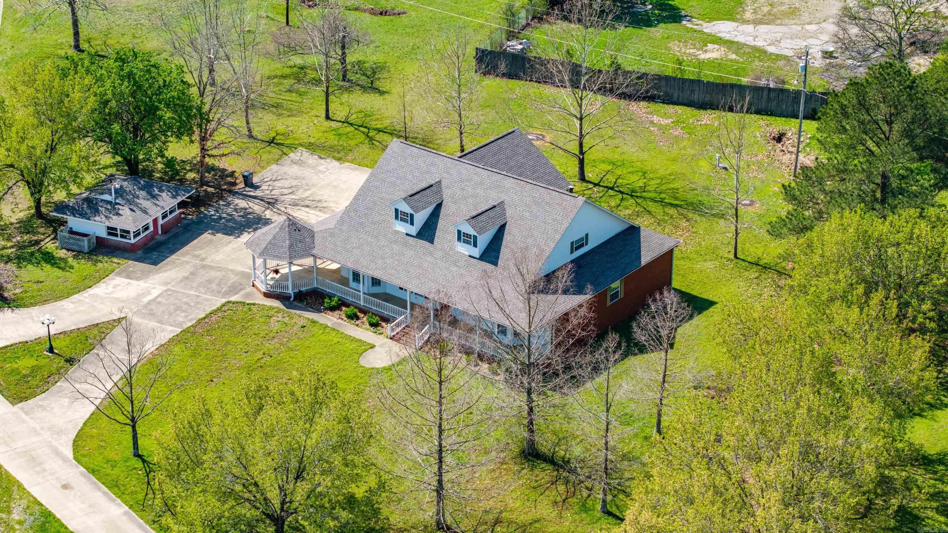 Property at 201  Green willow - Image 23