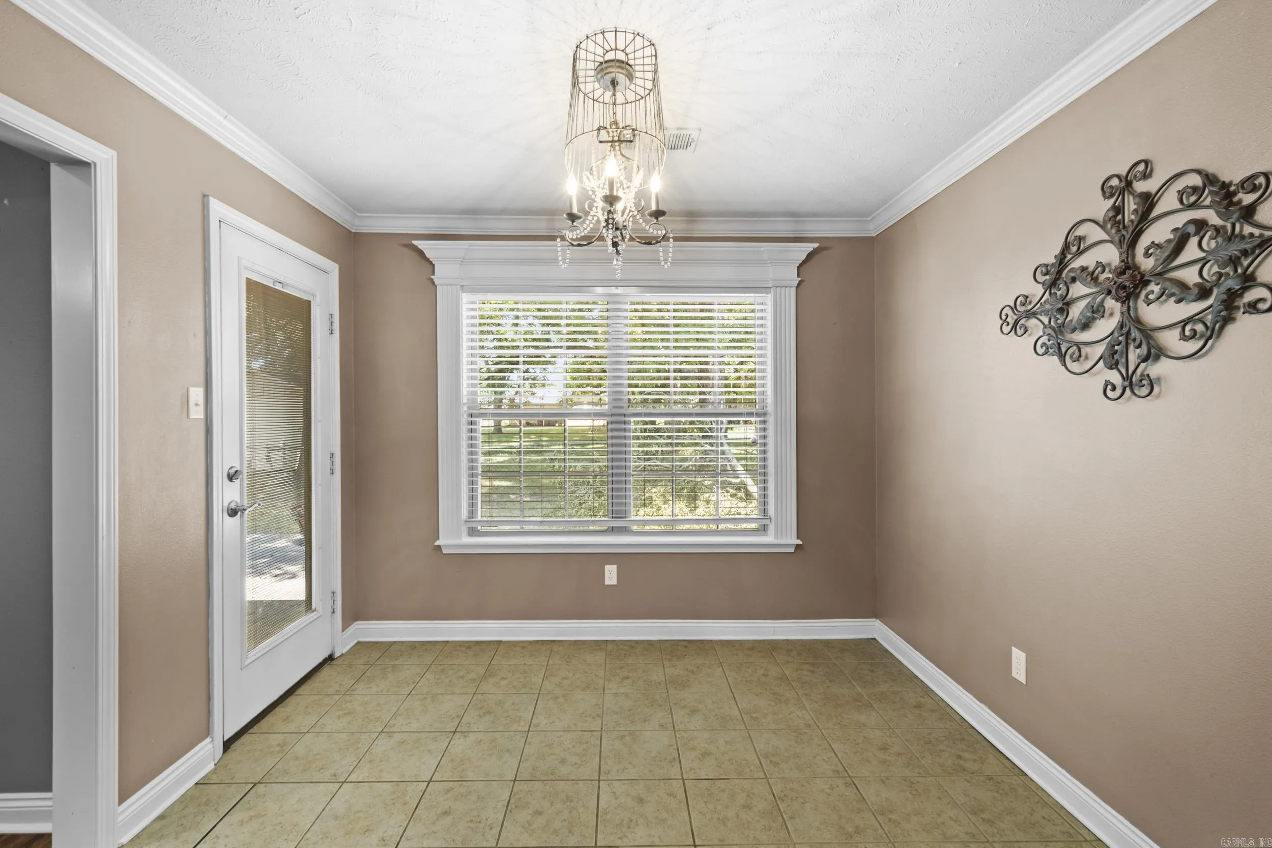 Property at 308 E Myrtle - Image 13