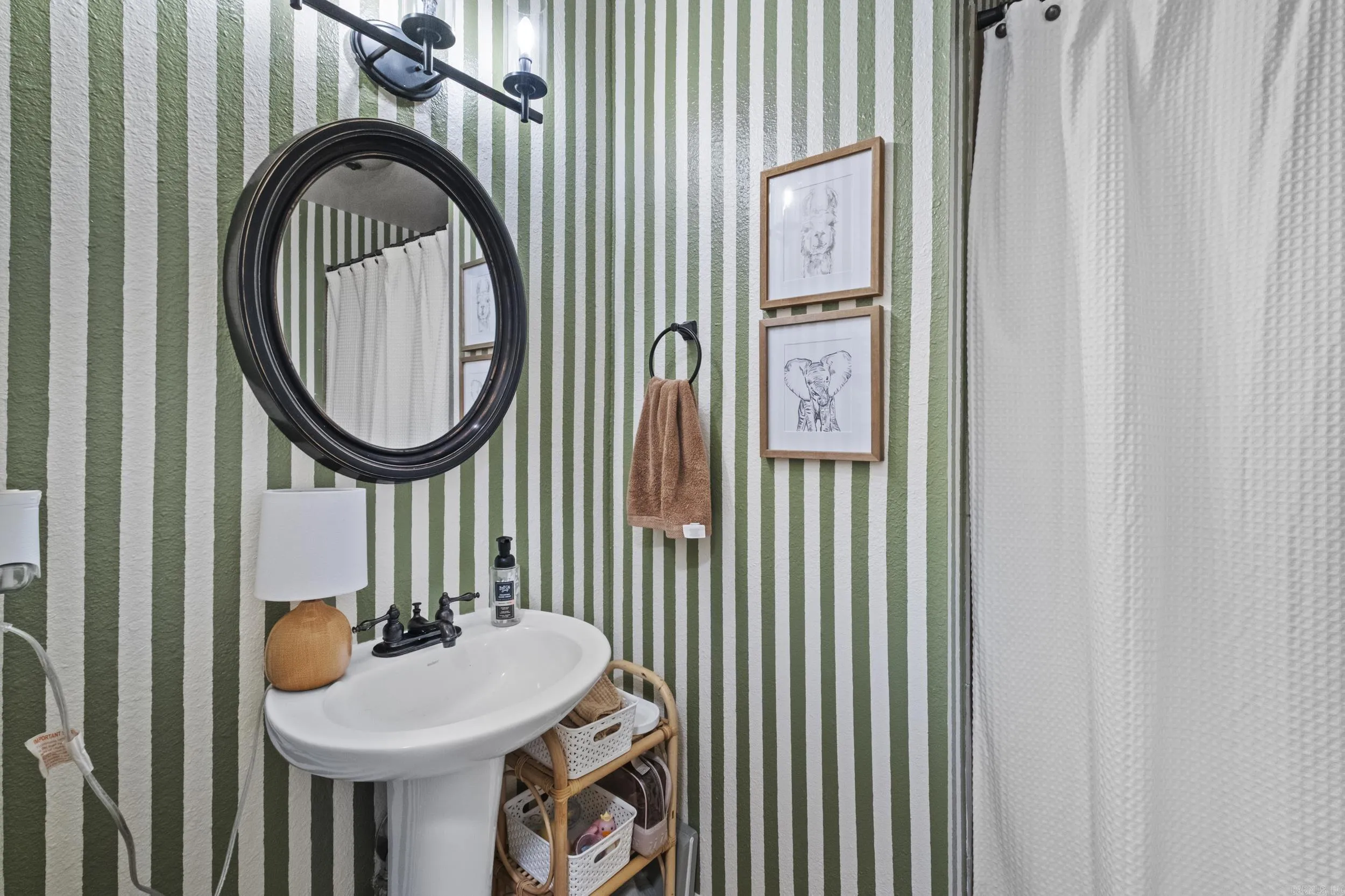 Property at 1106  Skyline - Image 21
