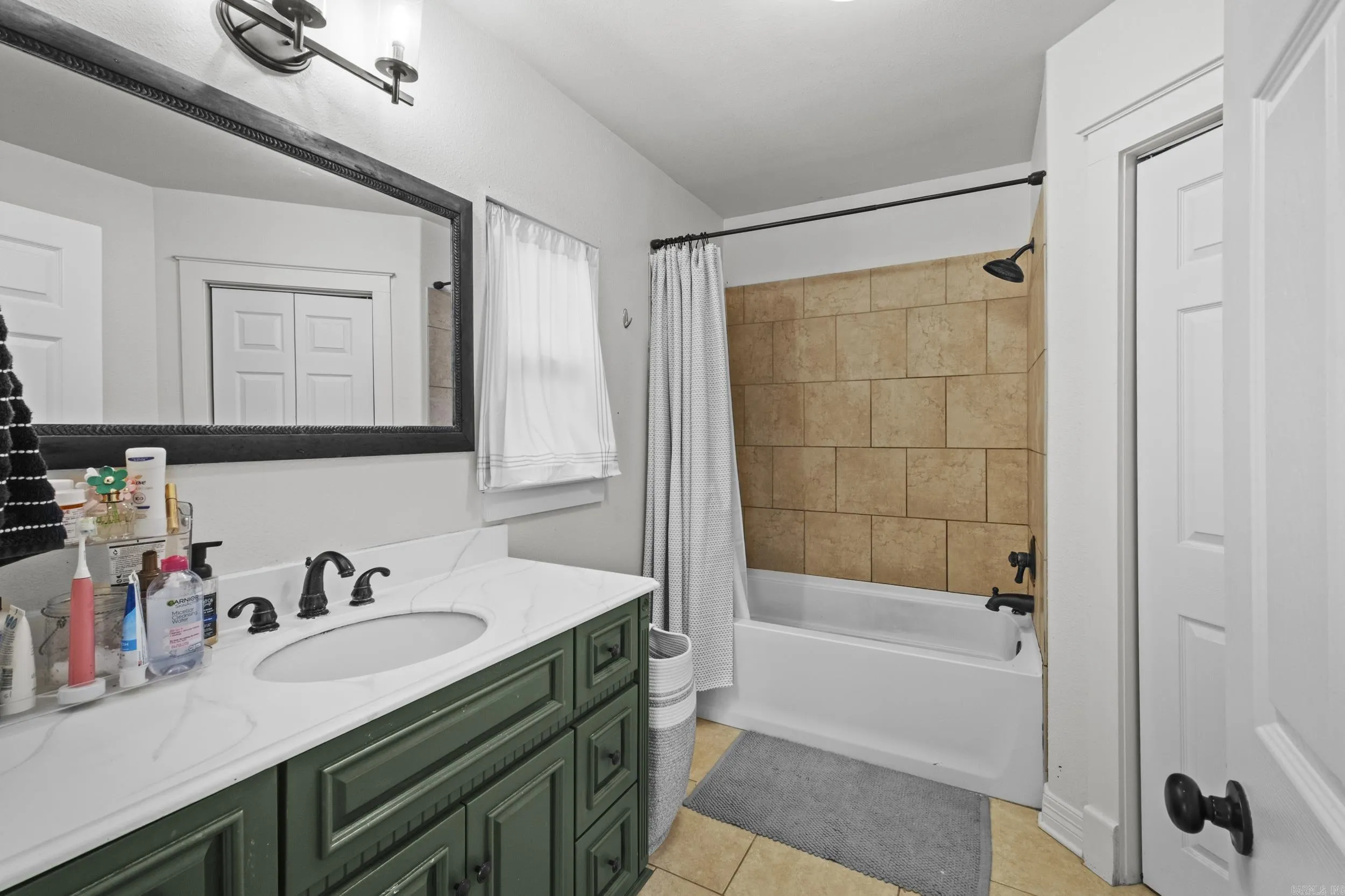 Property at 1106  Skyline - Image 17
