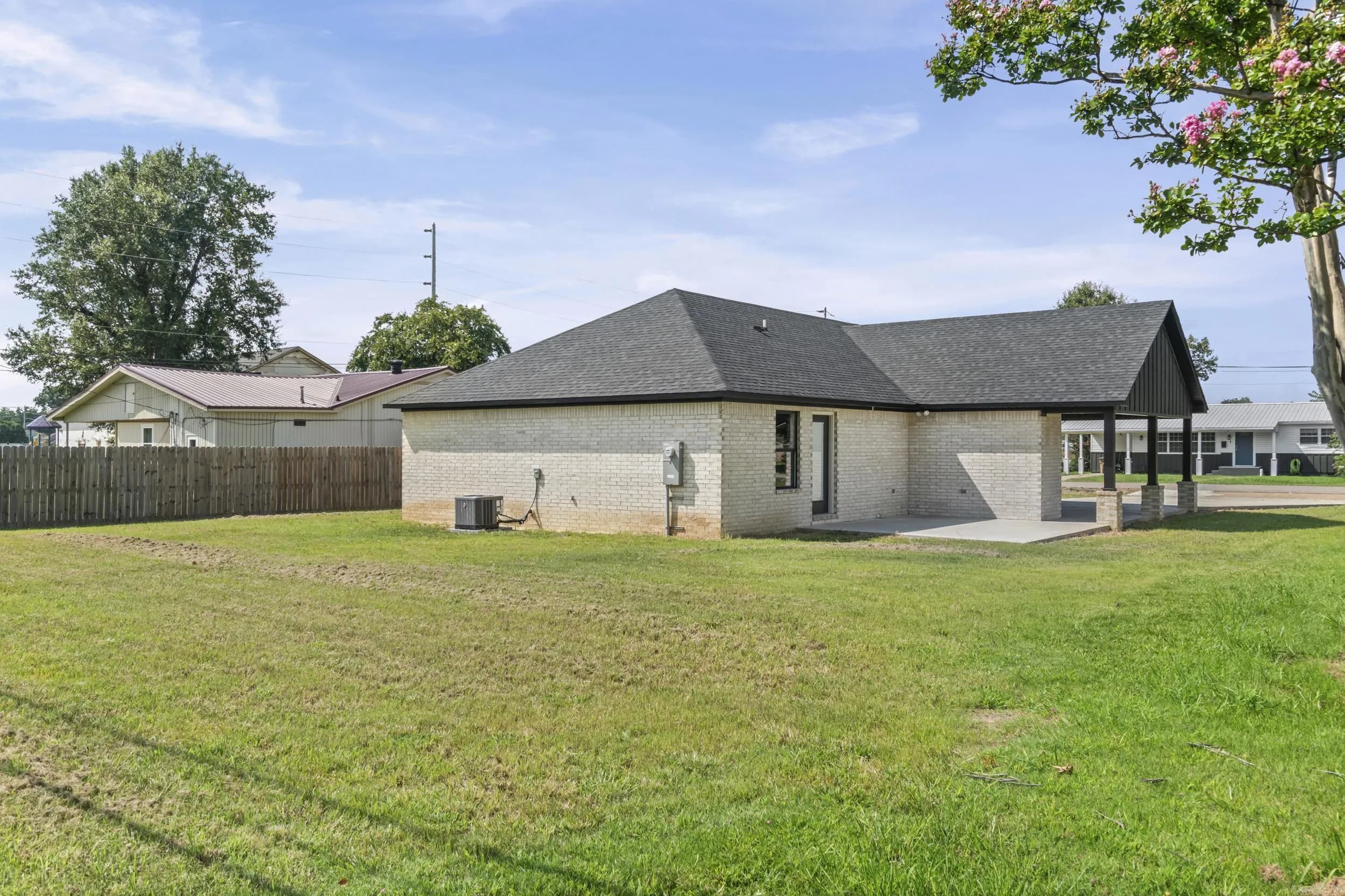 Property at 809  Forrest ave e - Image 24