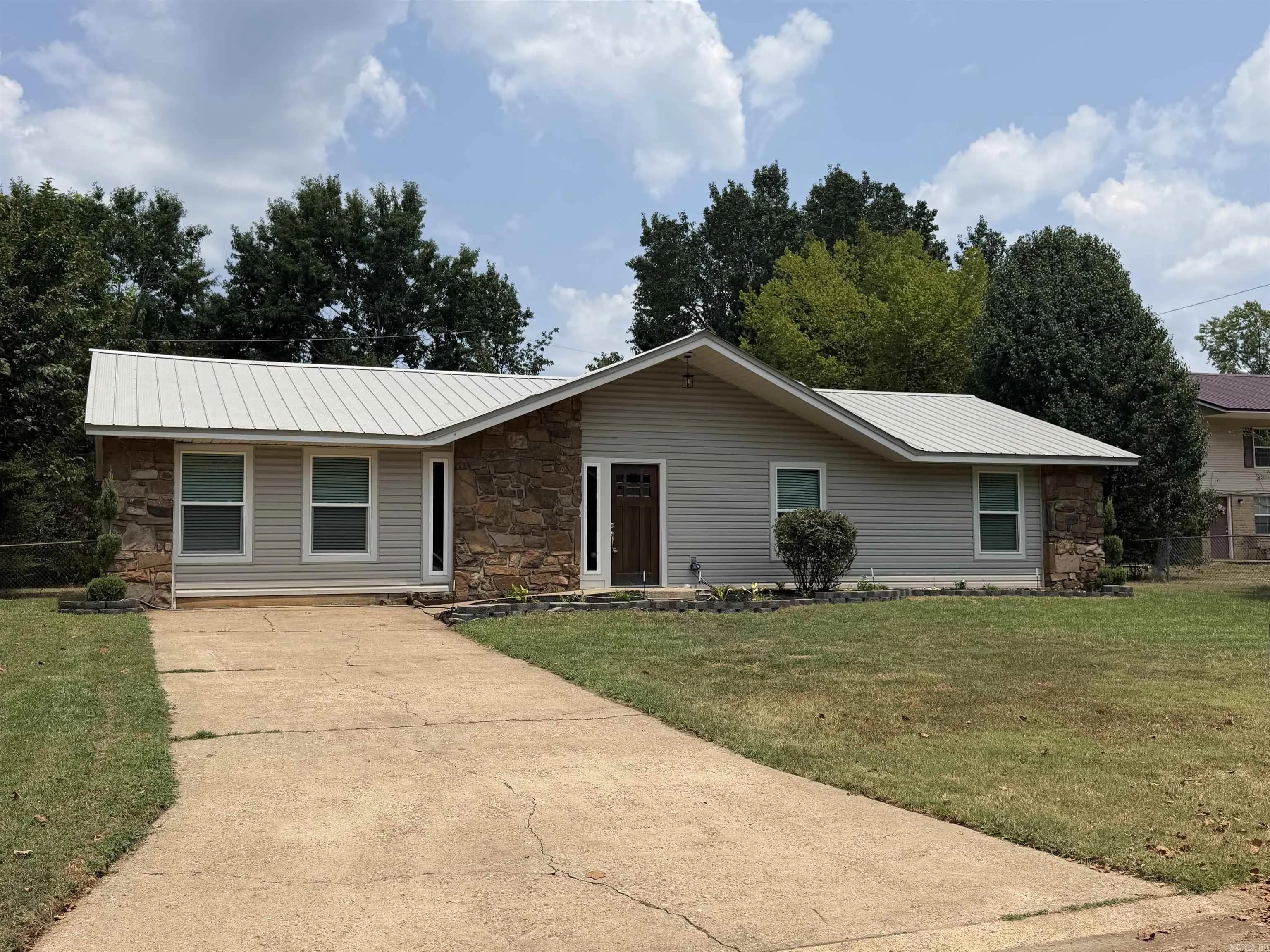 Property at 125  Shadybrook - Image 3