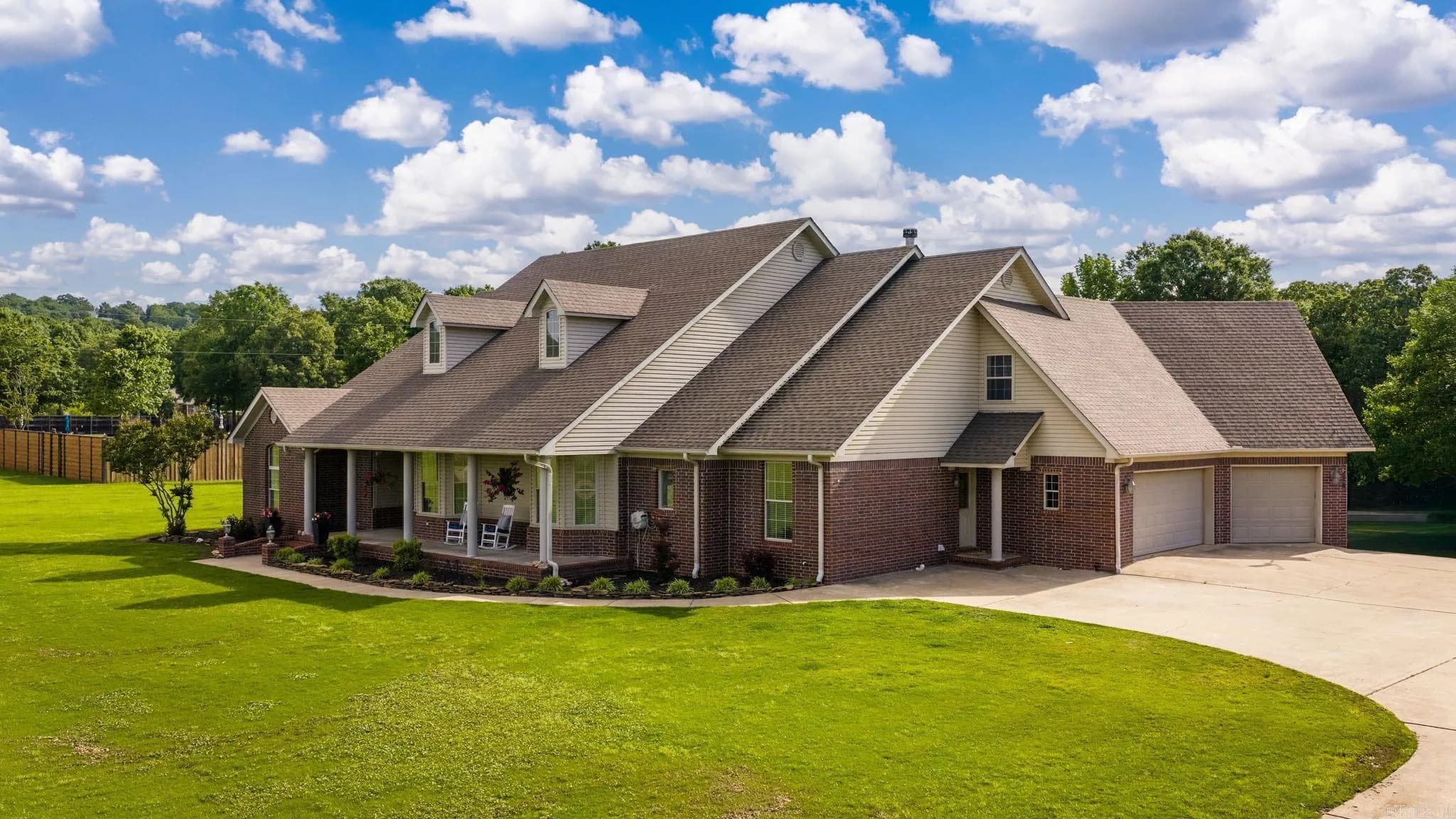 Property at 13  Agarita cove - Image 2