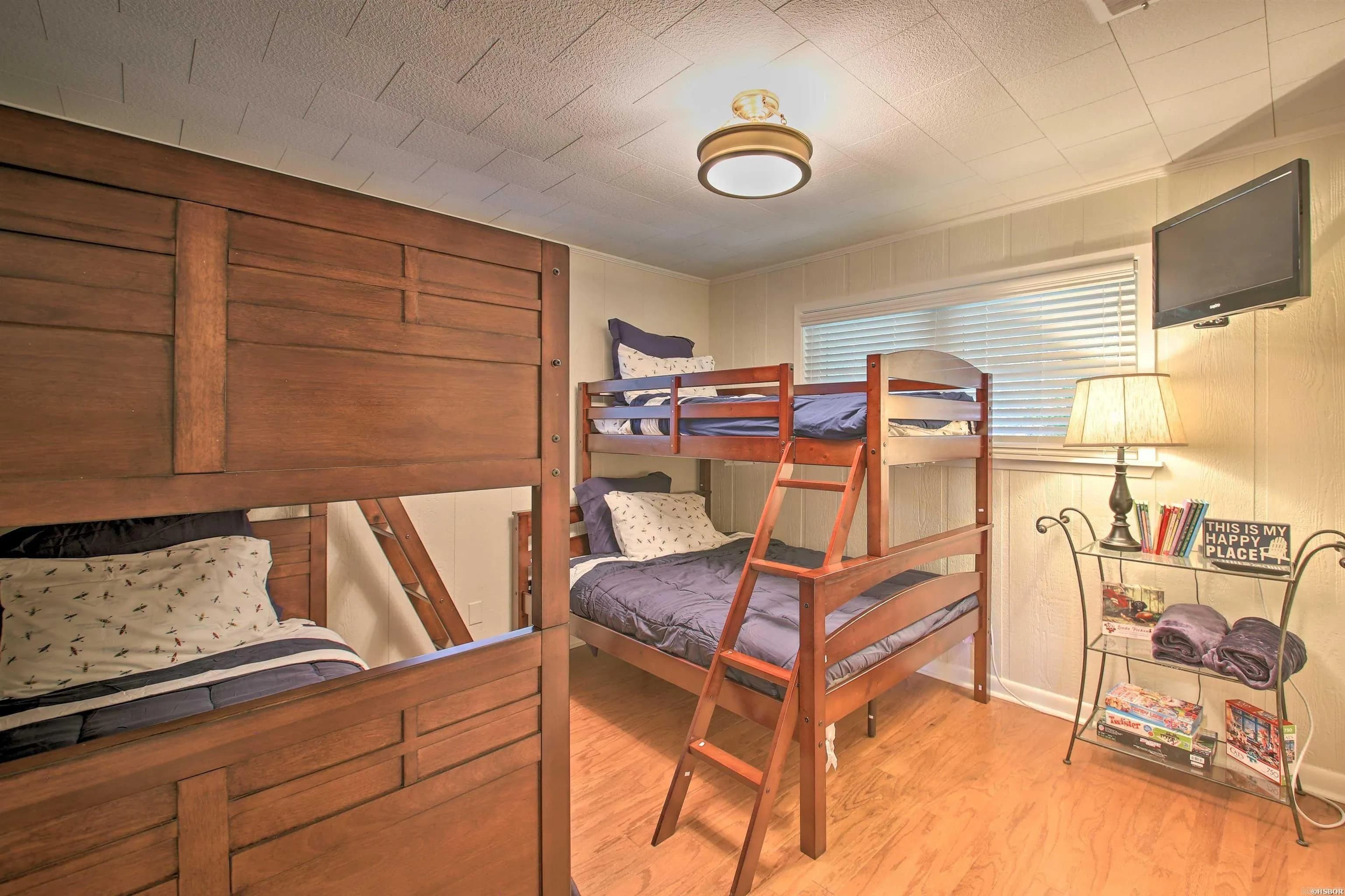 Property at 113  Lookout - Image 21