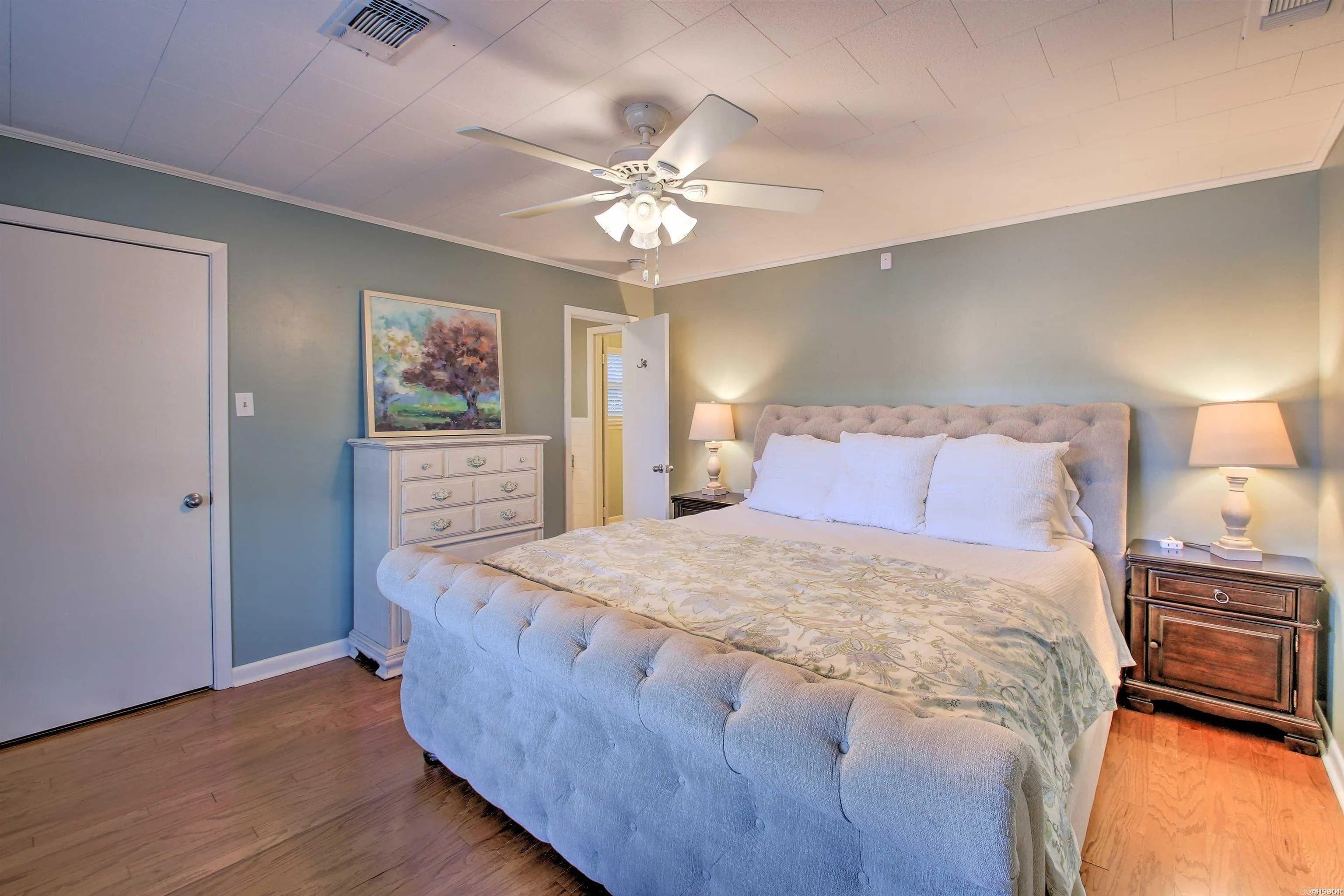 Property at 113  Lookout - Image 30