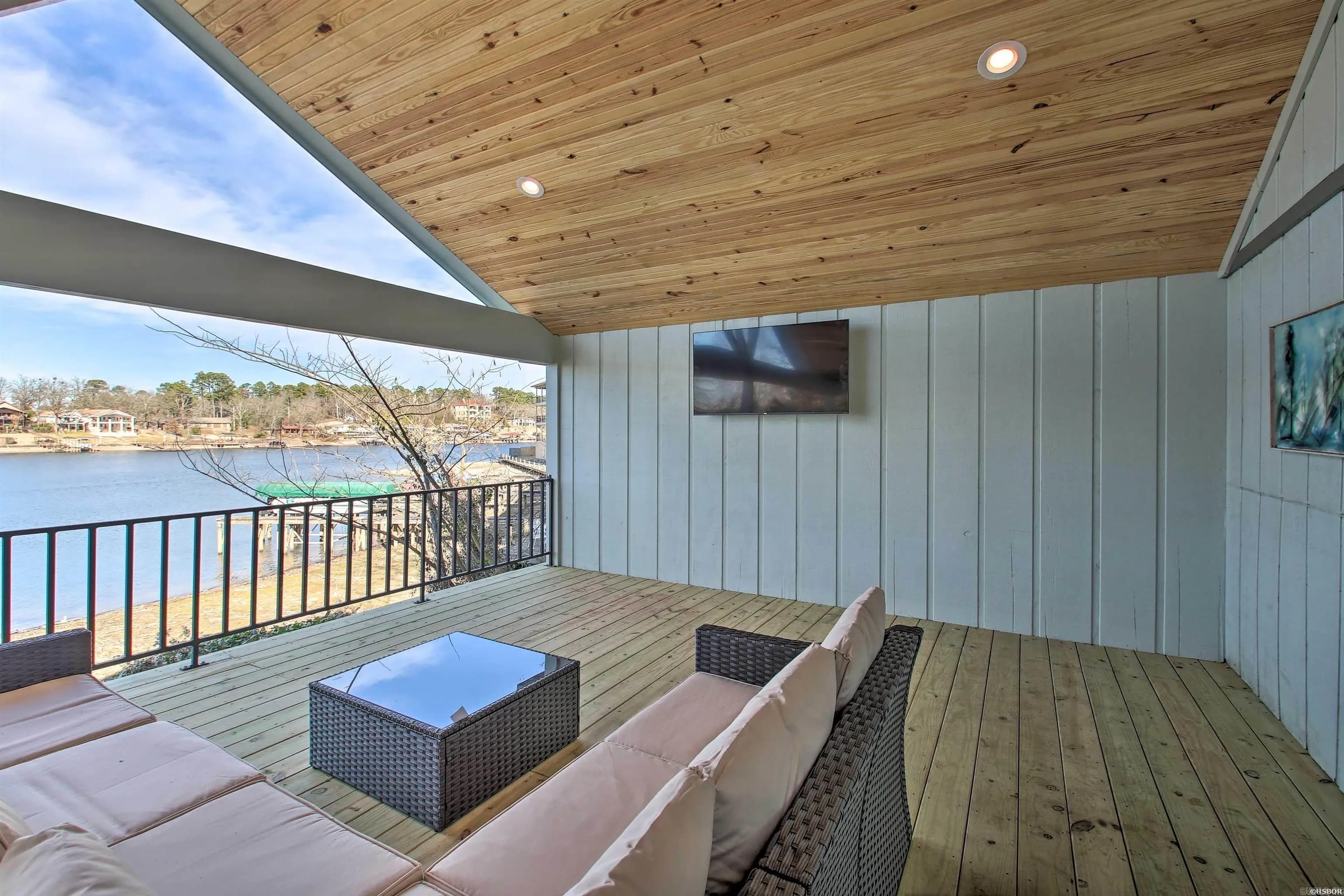 Property at 113  Lookout - Image 8