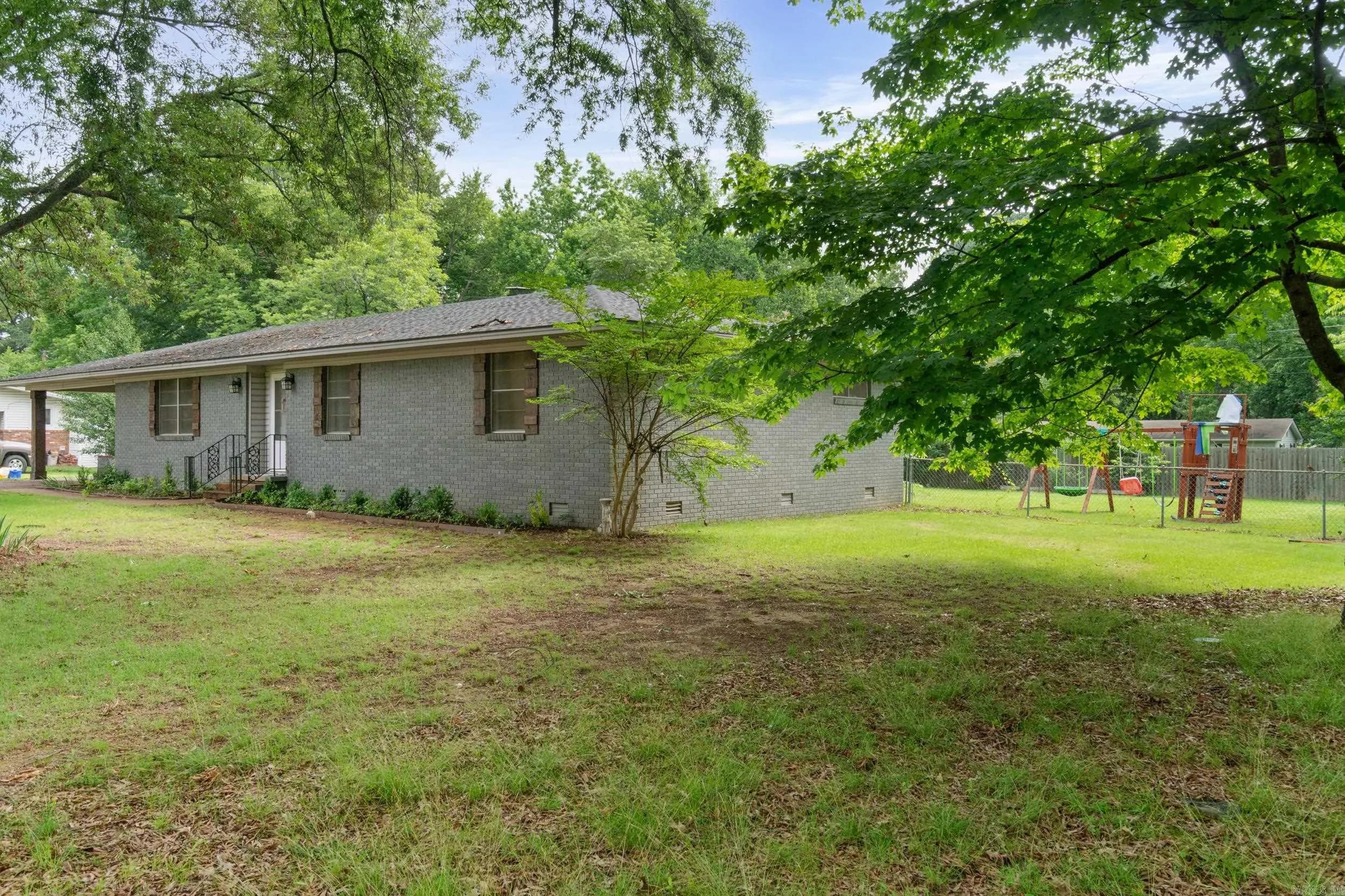 Property at 8  Susan dr - Image 4