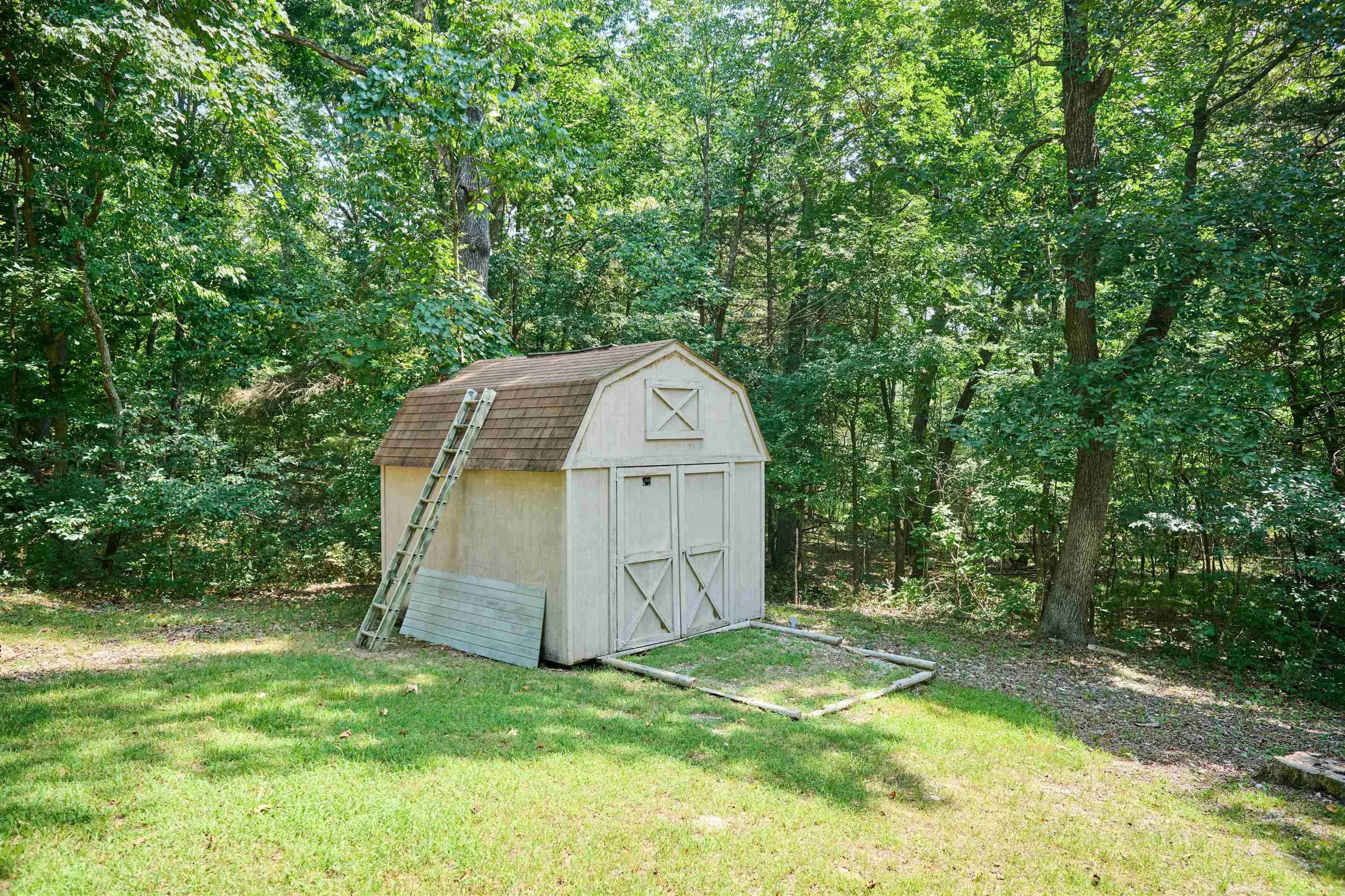 Property at 102  Hebron - Image 9
