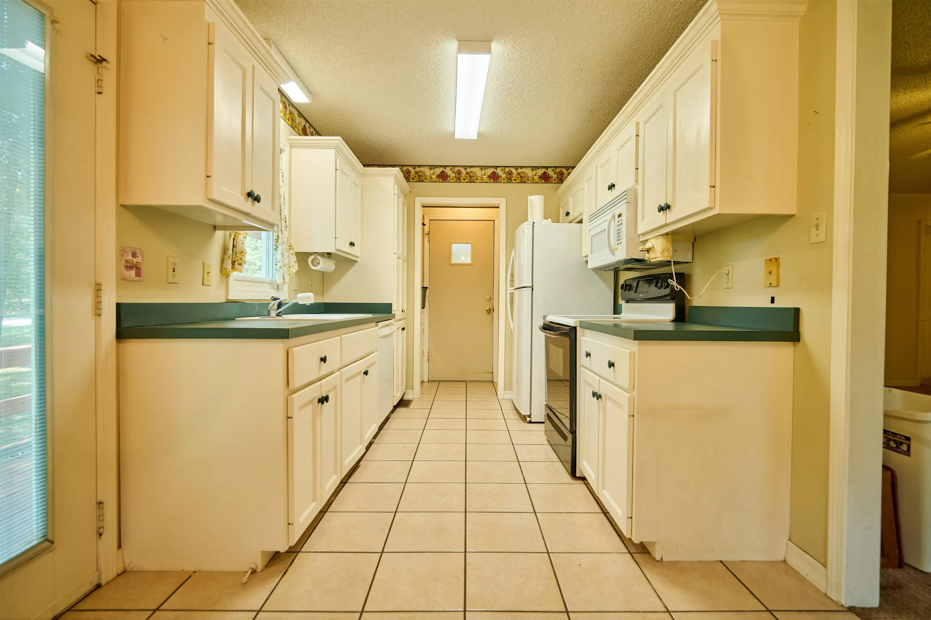 Property at 102  Hebron - Image 11