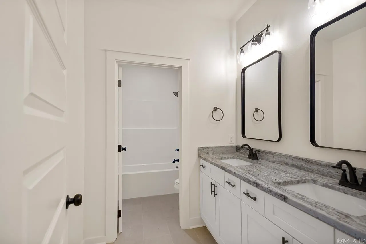 Property at 5168  Peace - Image 33