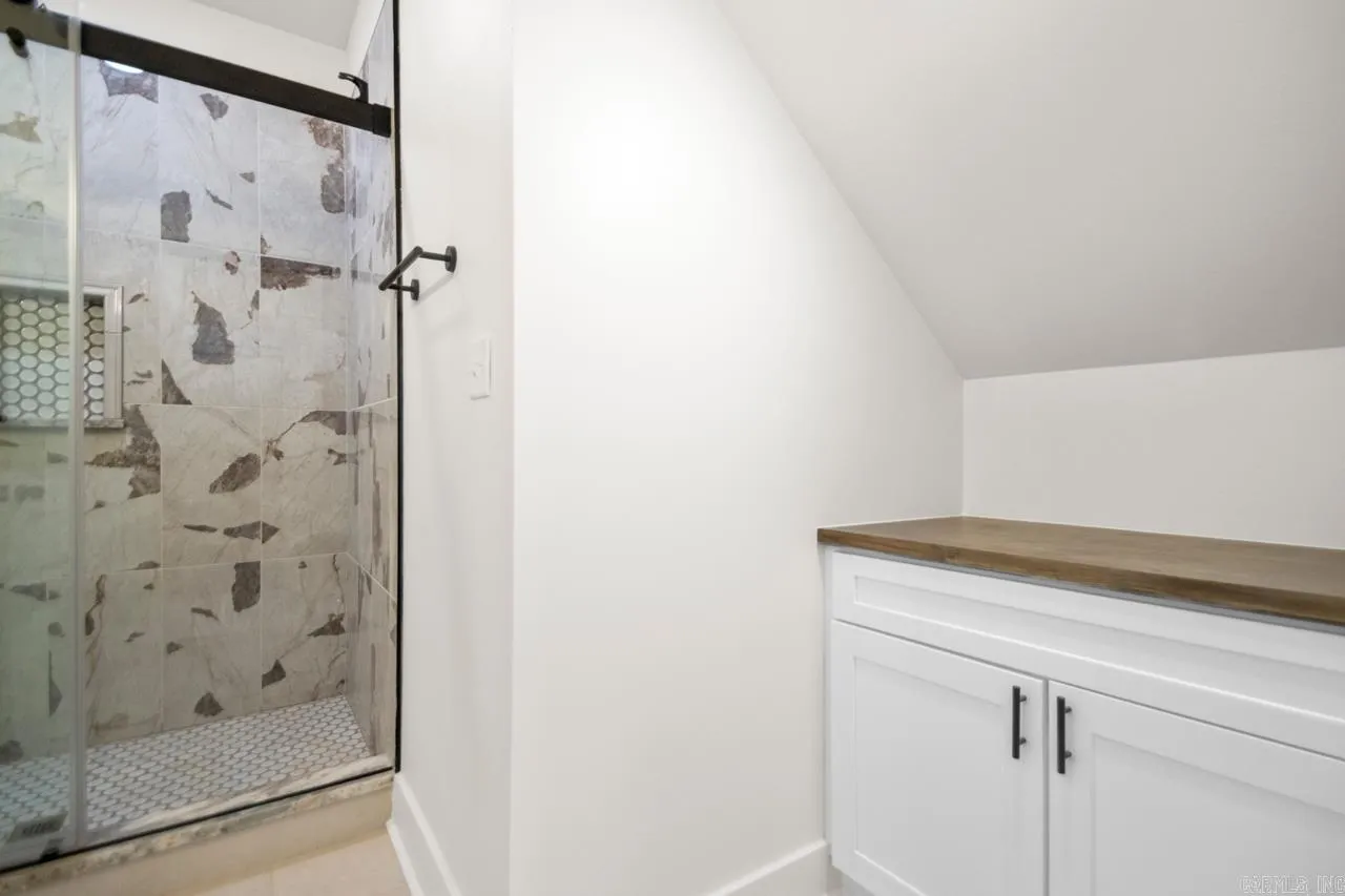 Property at 5168  Peace - Image 20