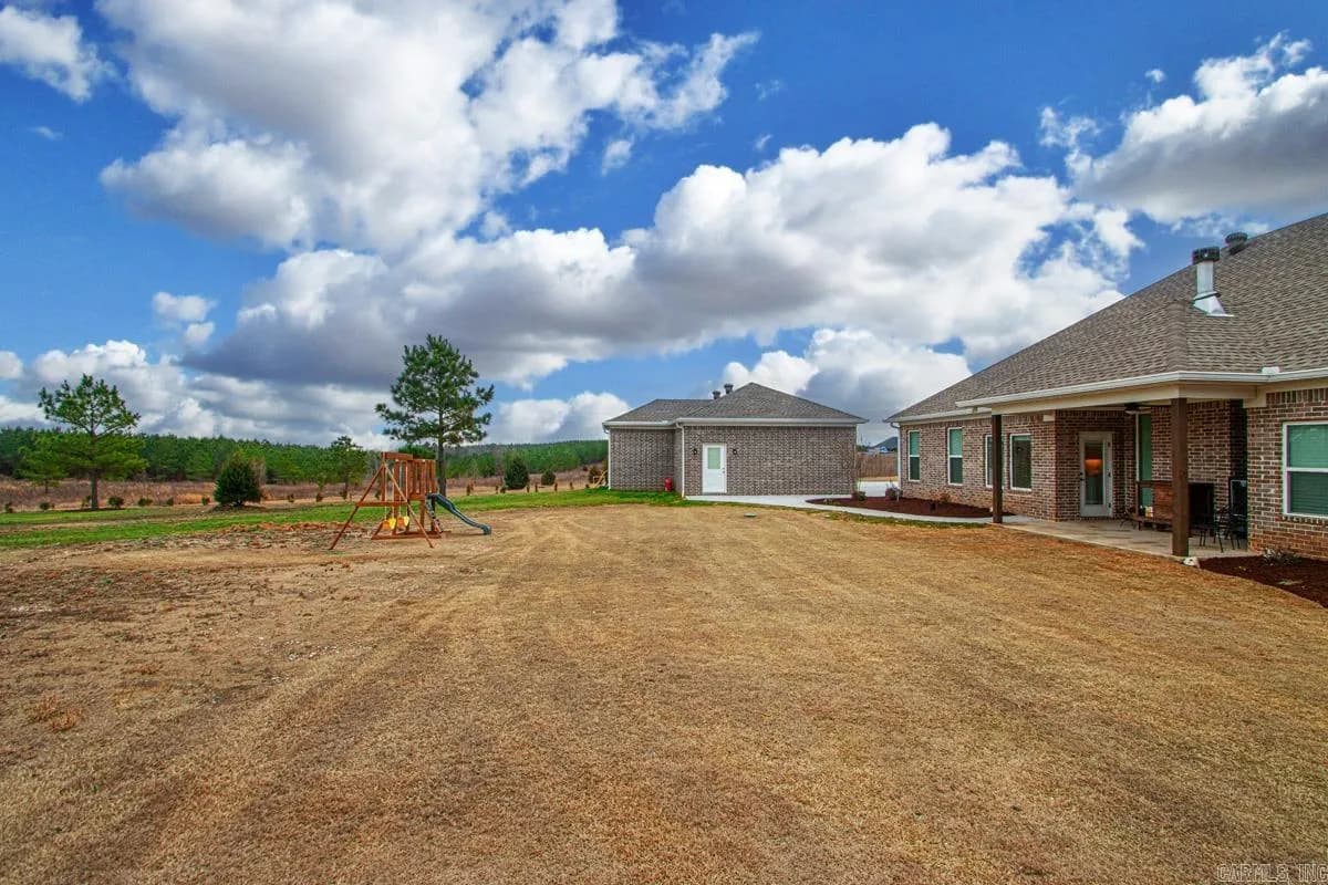 Property at 10664  Gunter - Image 13