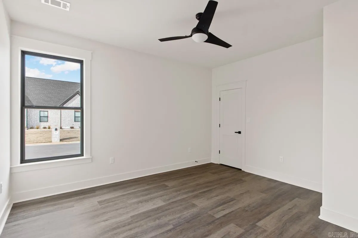 Property at 602  Corondelet - Image 37