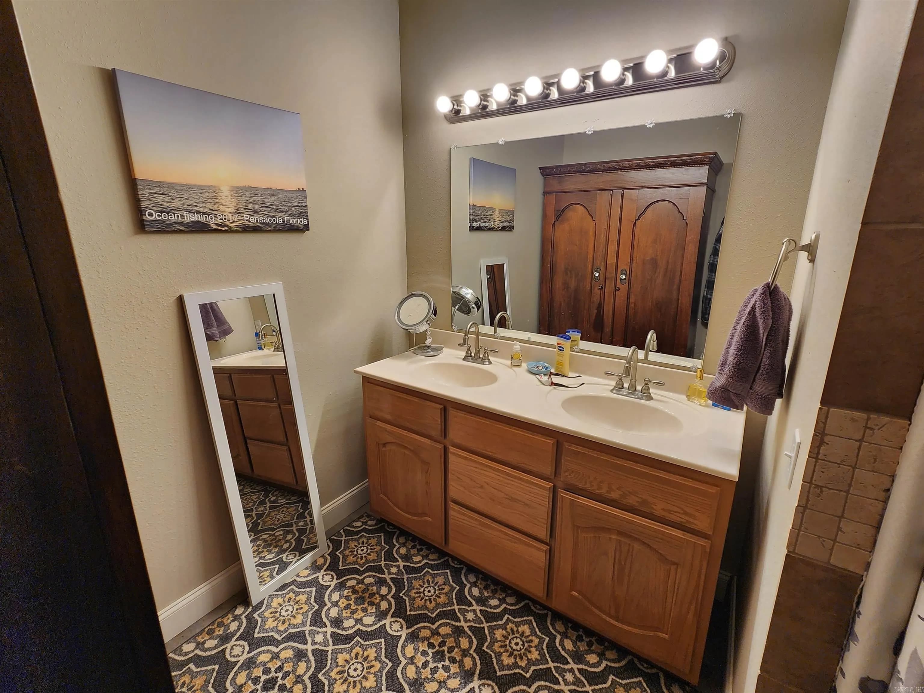 Property at 333  Manor - Image 12