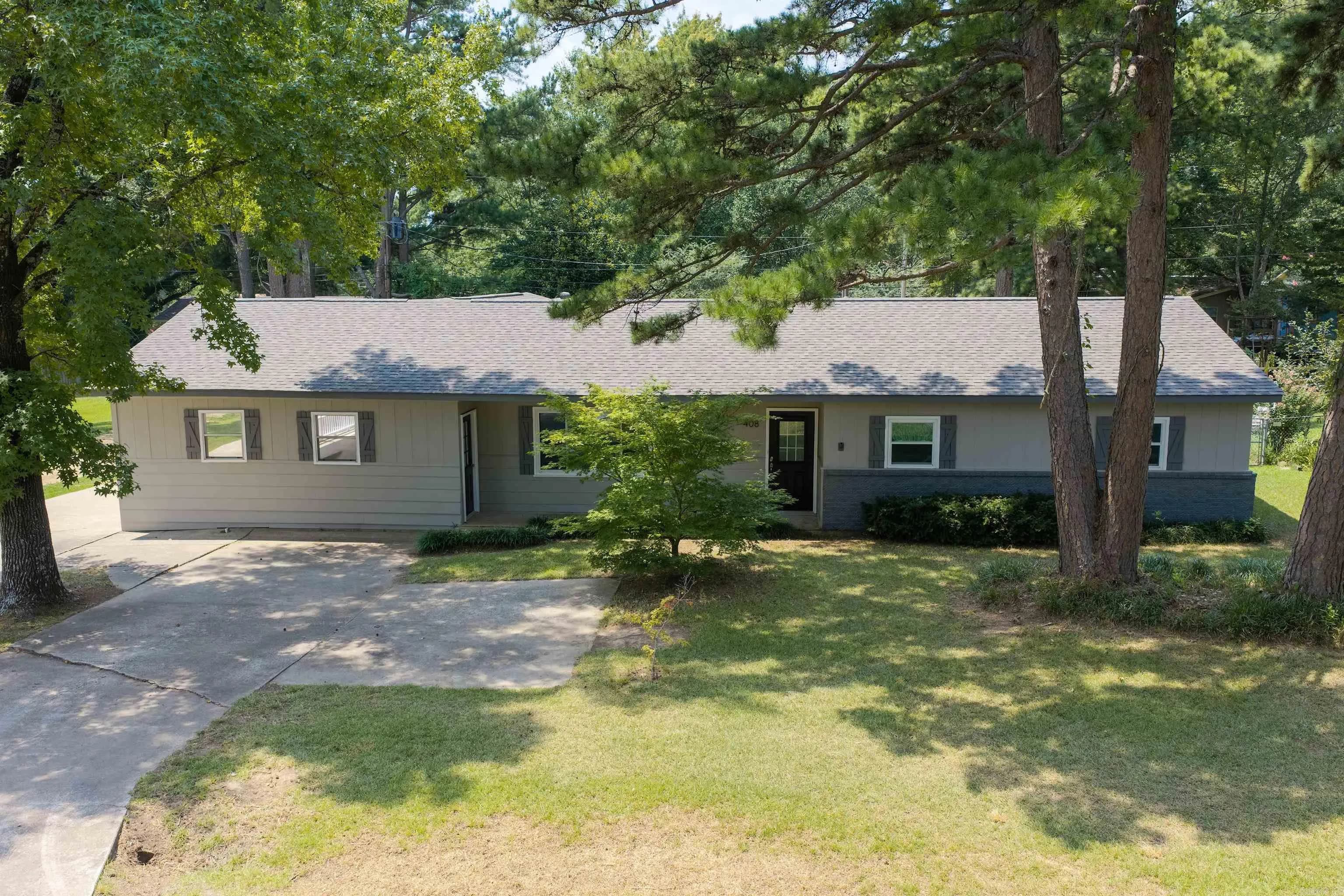 Property at 408 N 15th - Image 2