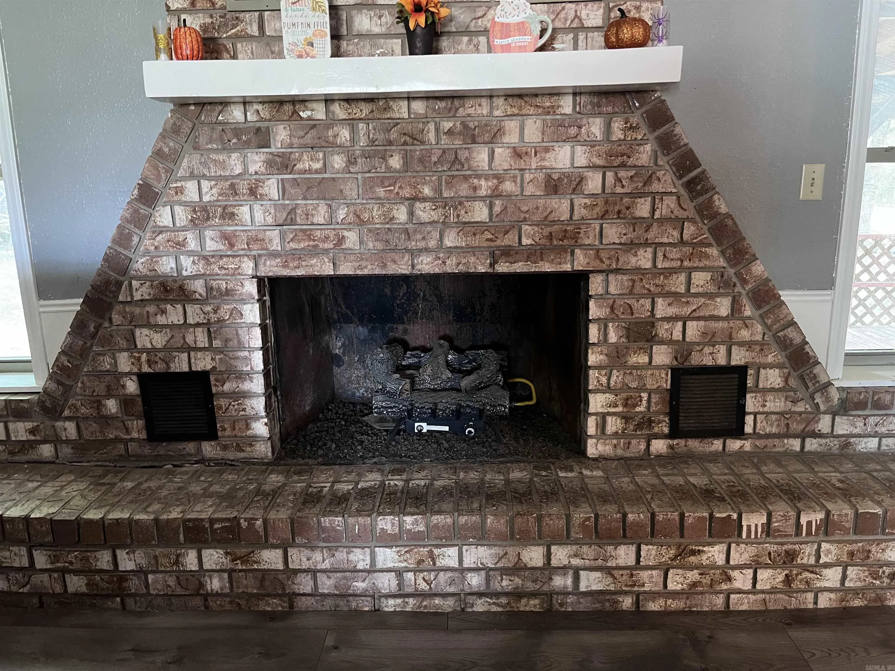 Property at 117  Leonard - Image 8