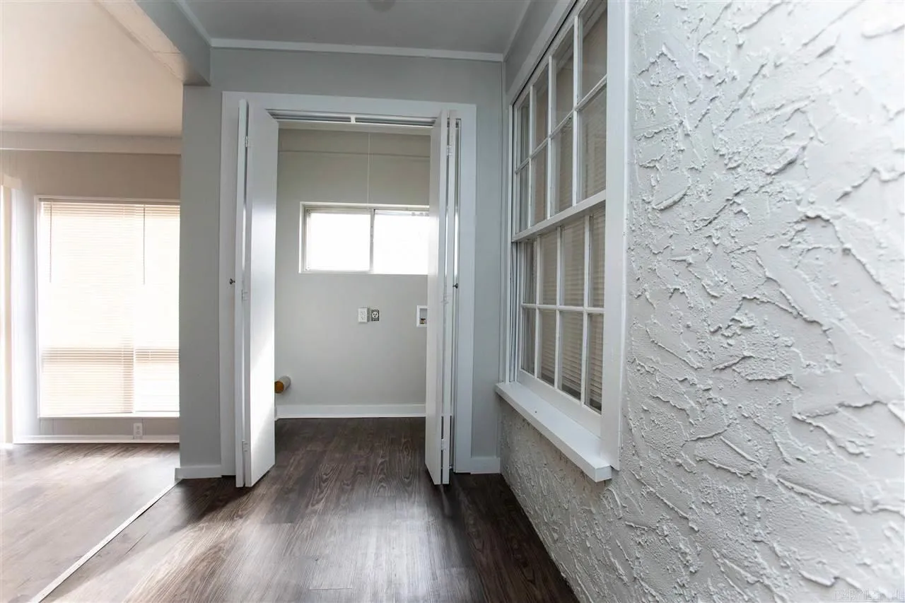 Property at 1521 S Pierce - Image 16